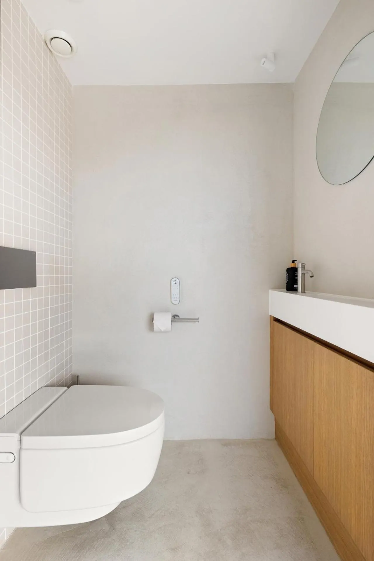 Toilet in Duinhotel Tien Torens