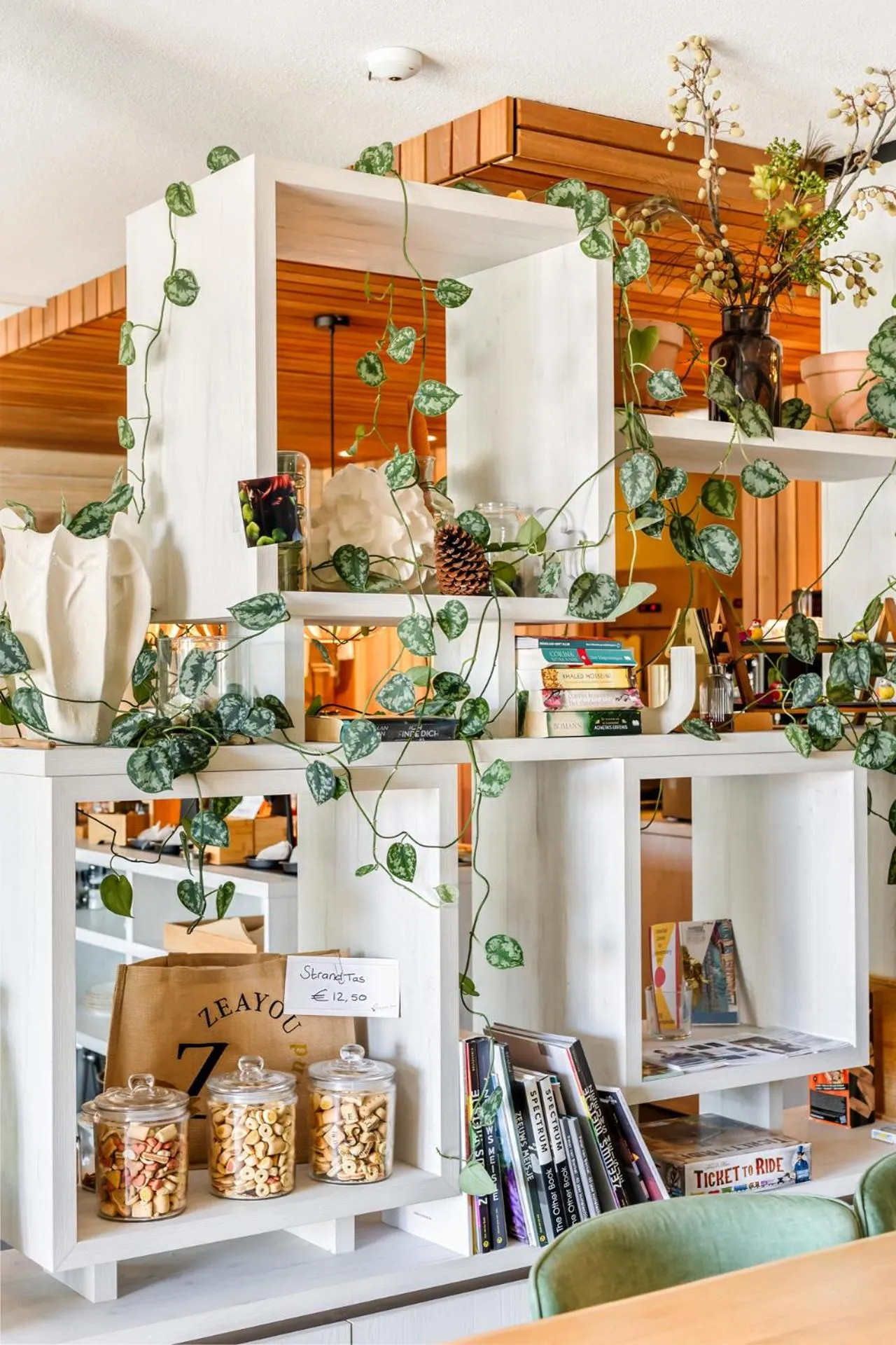 Lobby or reception in Duinhotel Tien Torens