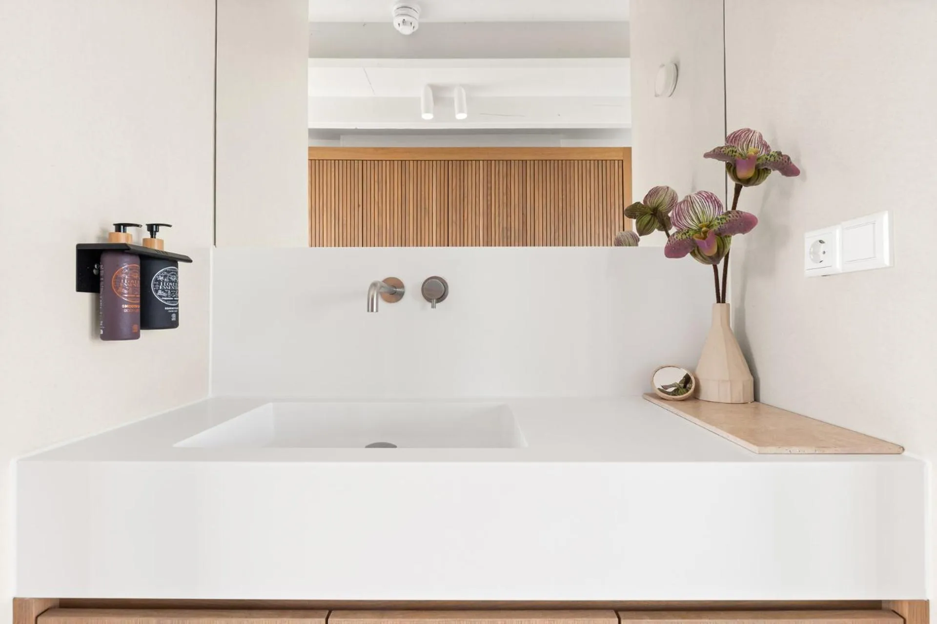 Bathroom in Duinhotel Tien Torens