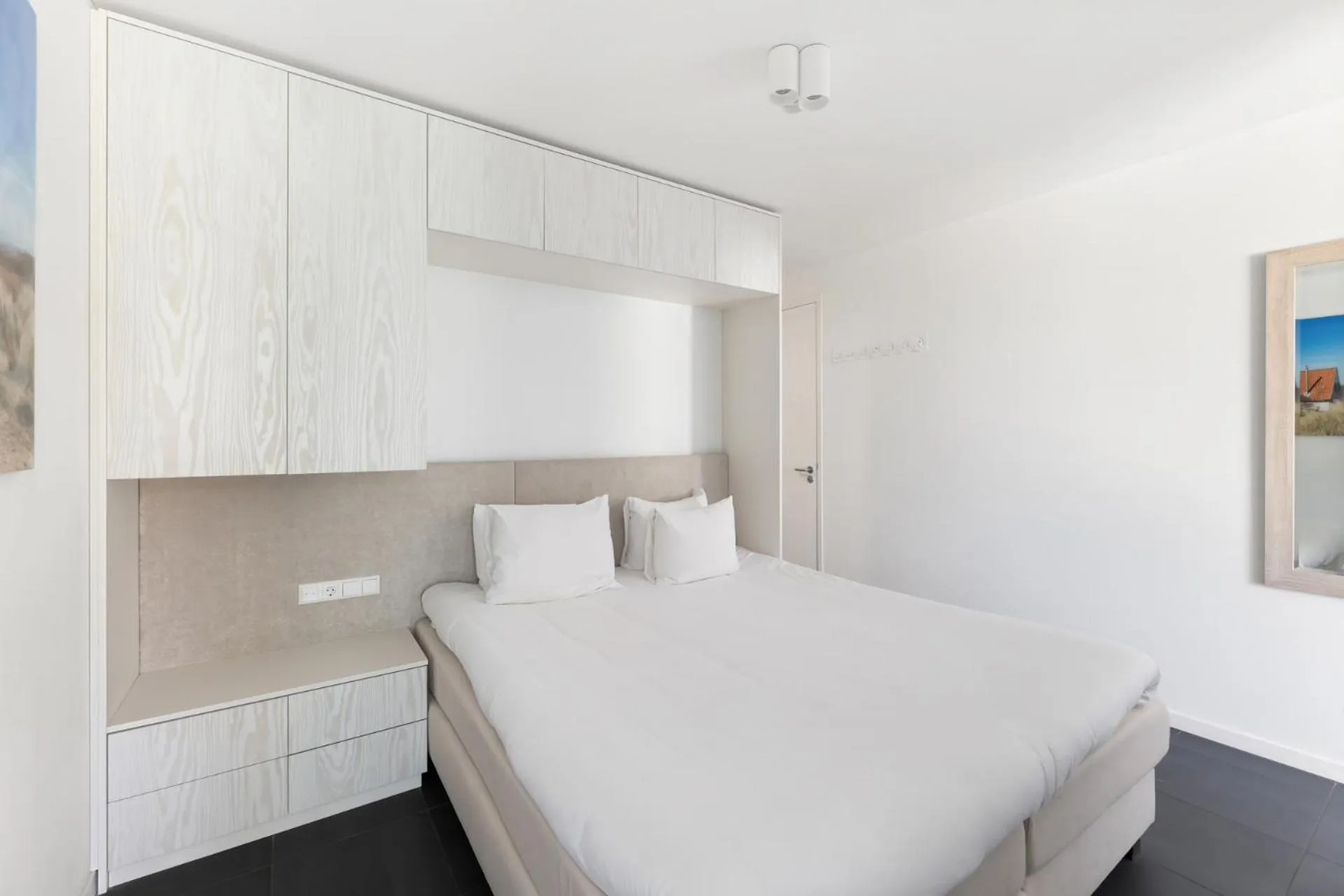 Bedroom, Bed in Duinhotel Tien Torens