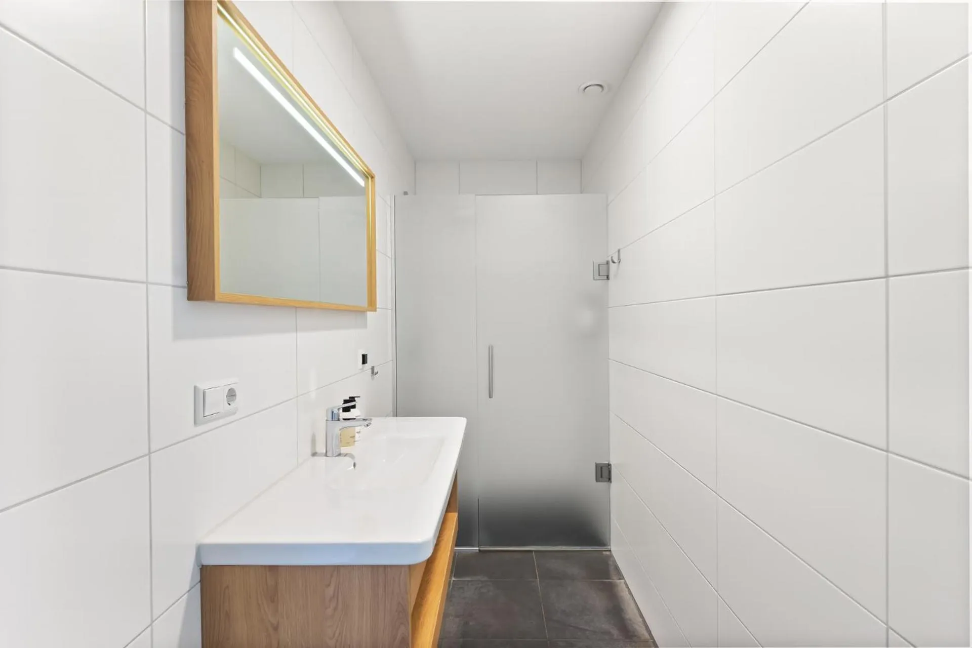 Bathroom in Duinhotel Tien Torens