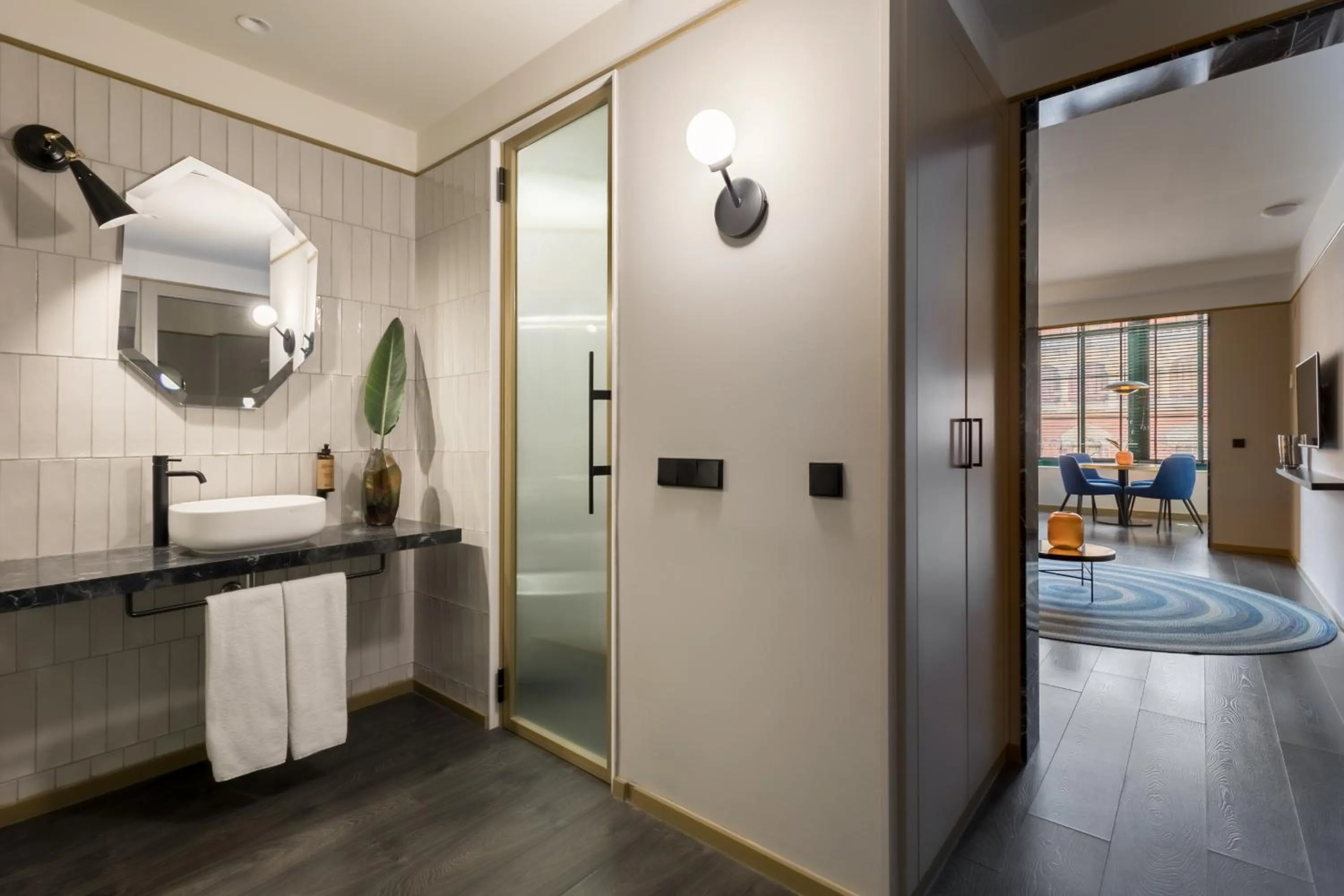 Shower in Be Mate Paseo de Gracia