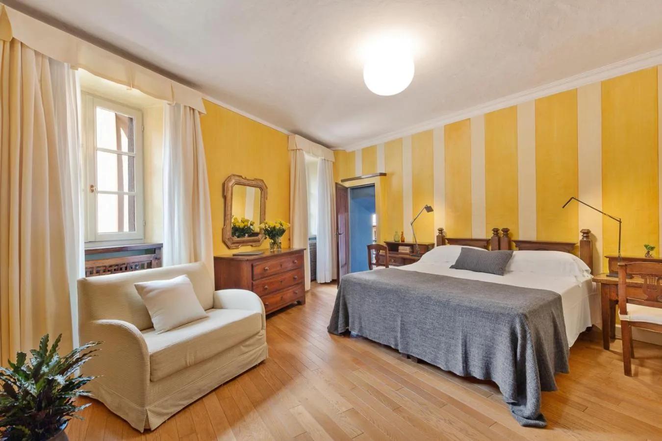 Photo of the whole room in Hotel Pironi