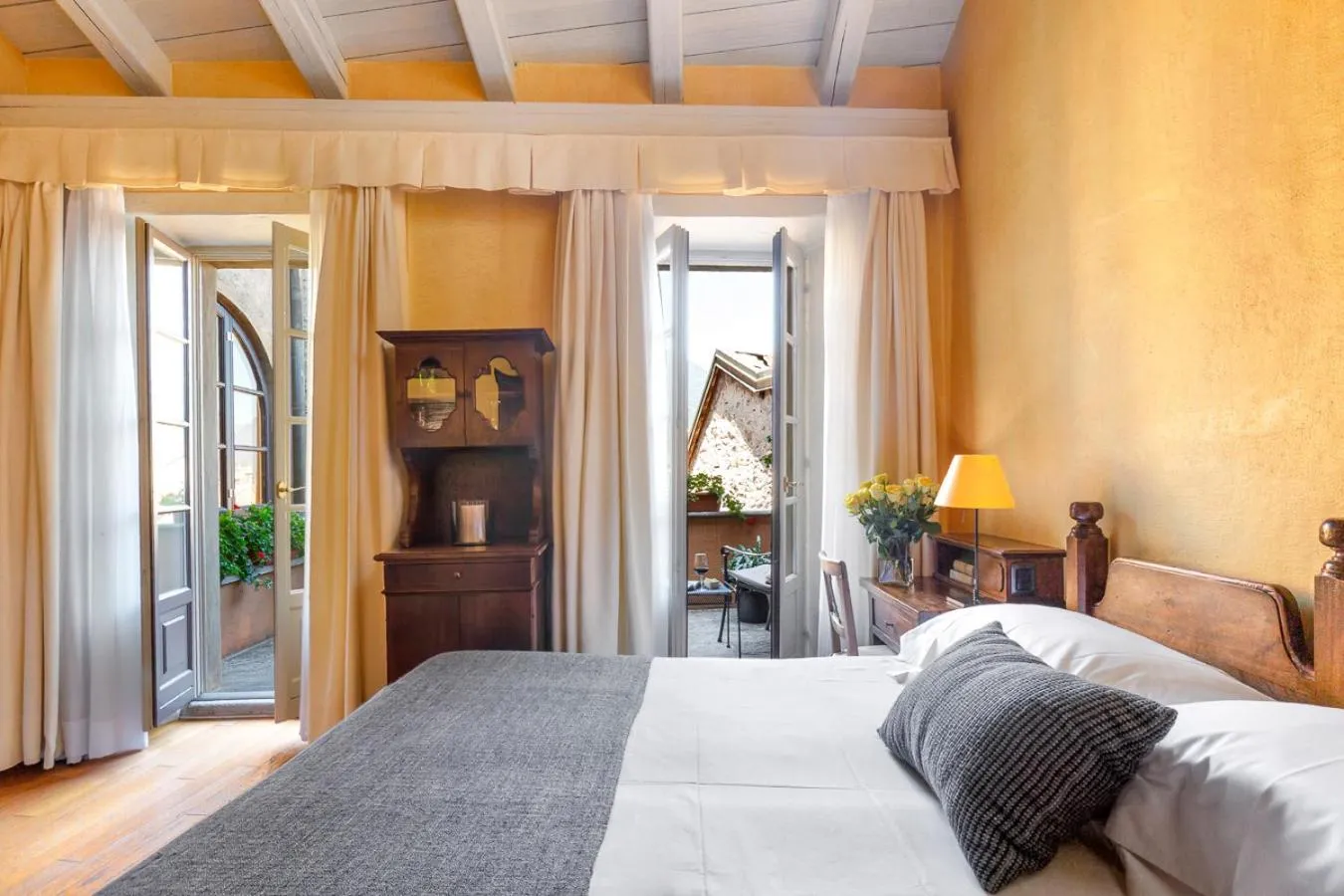 Bedroom in Hotel Pironi