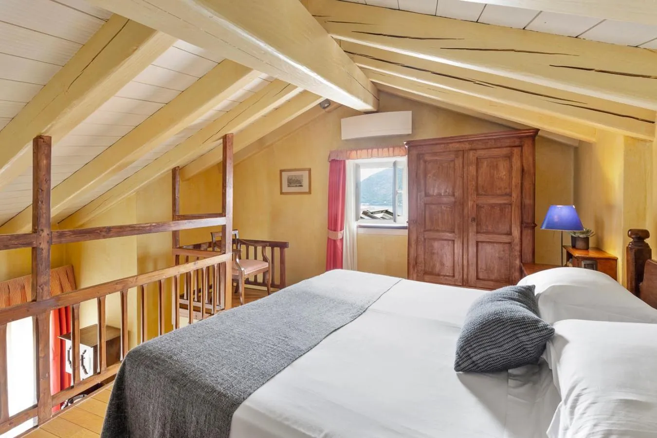 Bedroom in Hotel Pironi