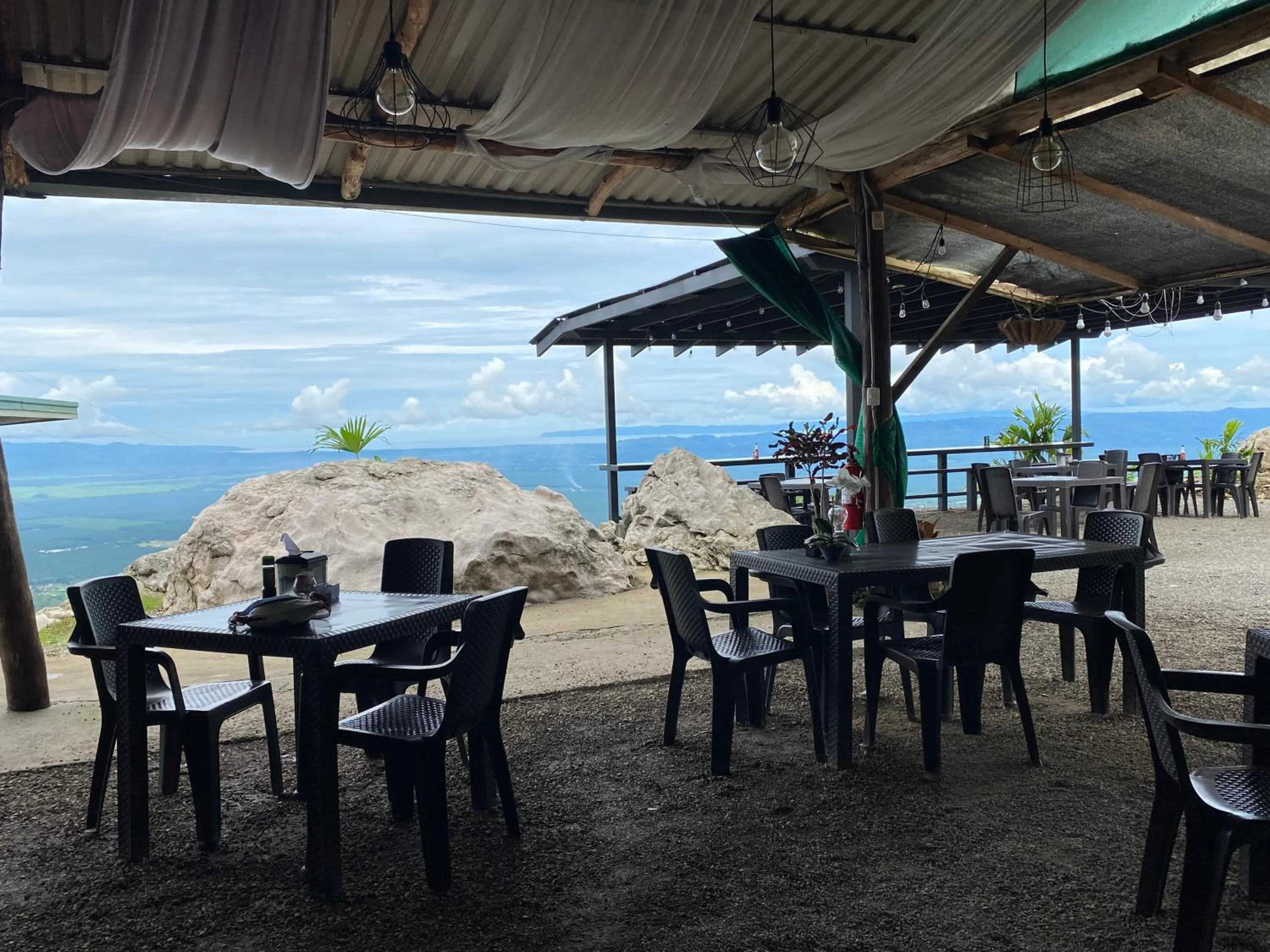 Restaurant/places to eat in Casa Linda Vista