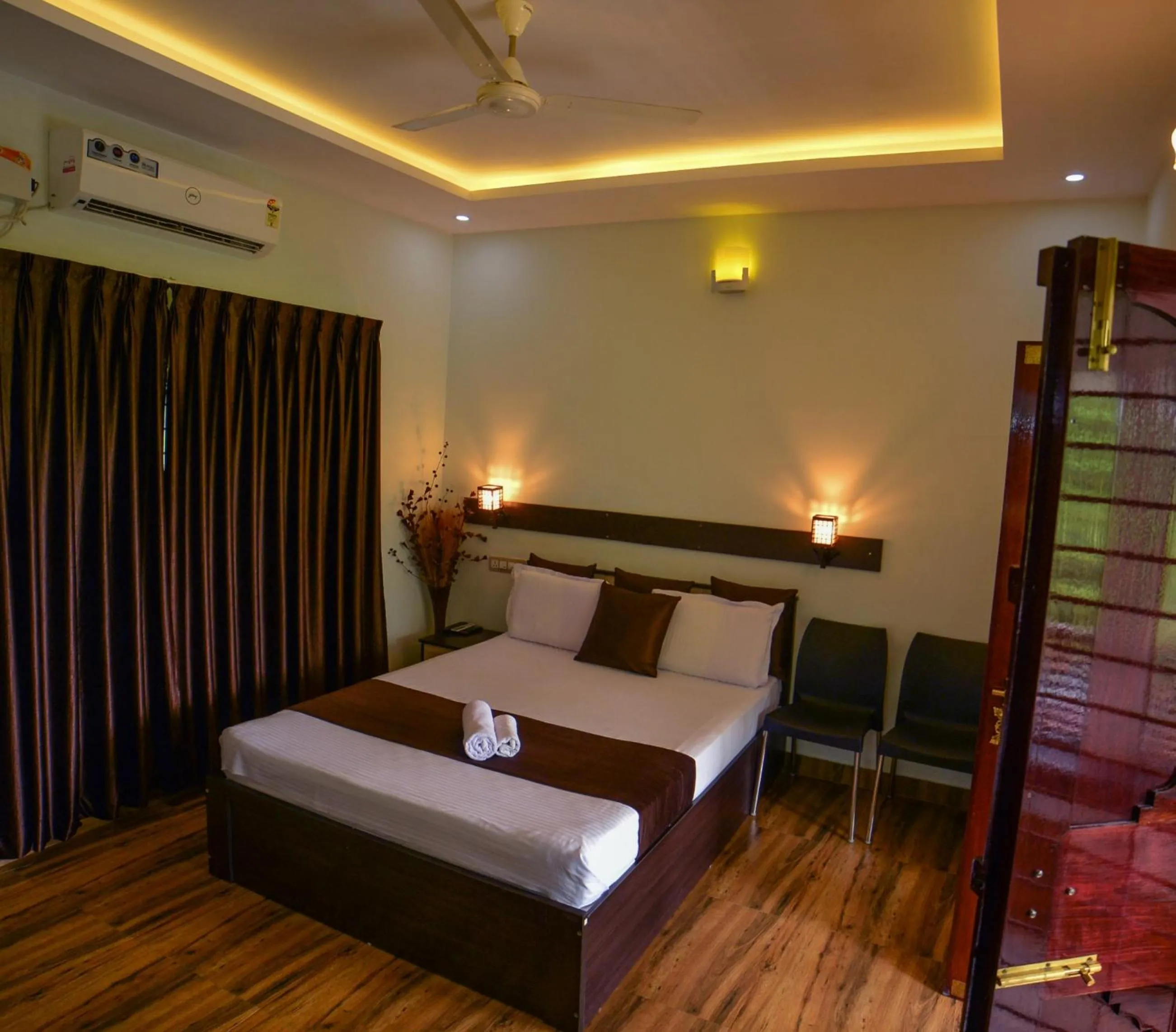 Double Room with Balcony in Amritham Holidays Homestay Trivandrum