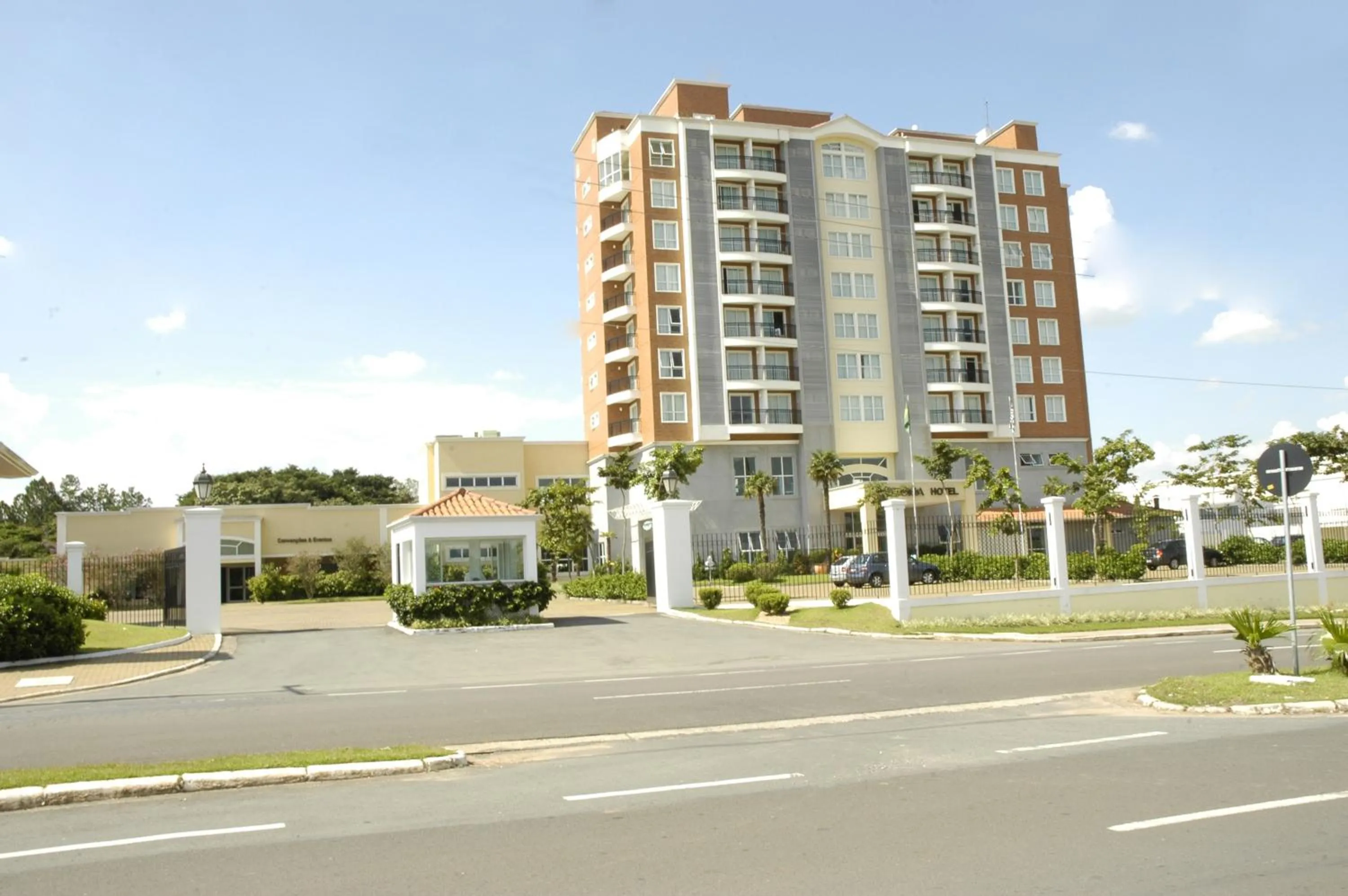 Facade/entrance in Vitória Hotel Convention Indaiatuba