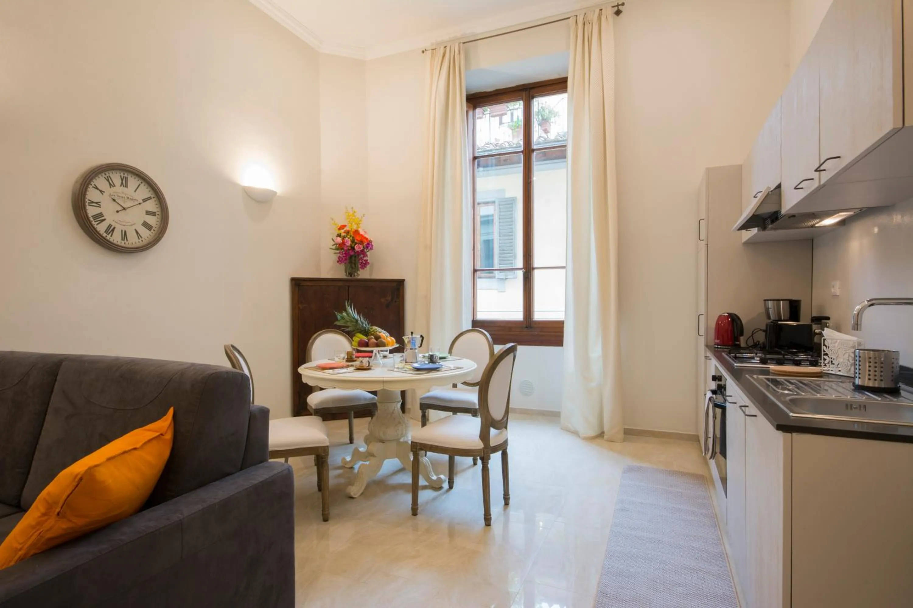 Kitchen or kitchenette in Iris Apartments by Mmega