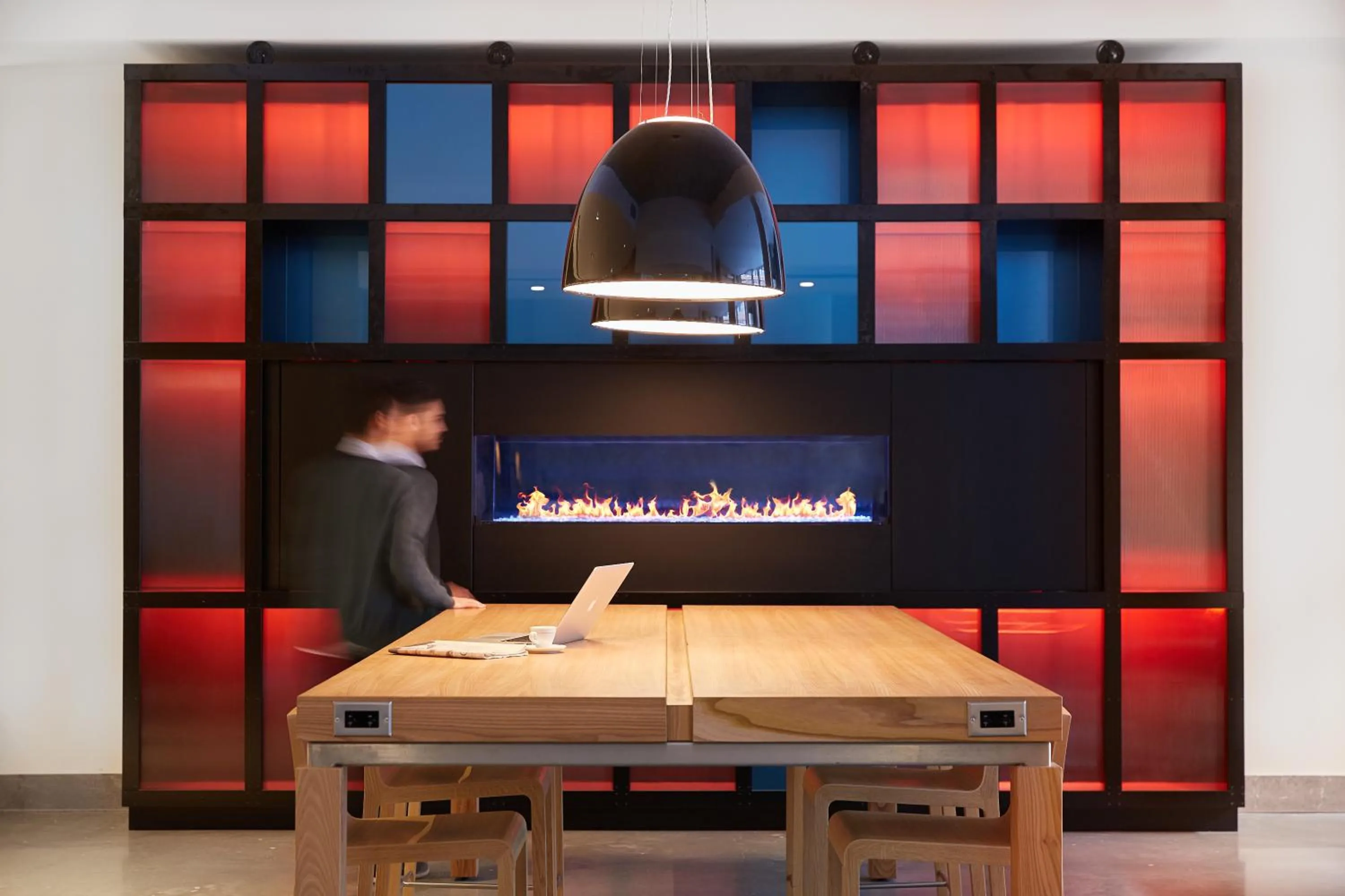 Lobby or reception in Le Dauphin Montréal Centre-Ville