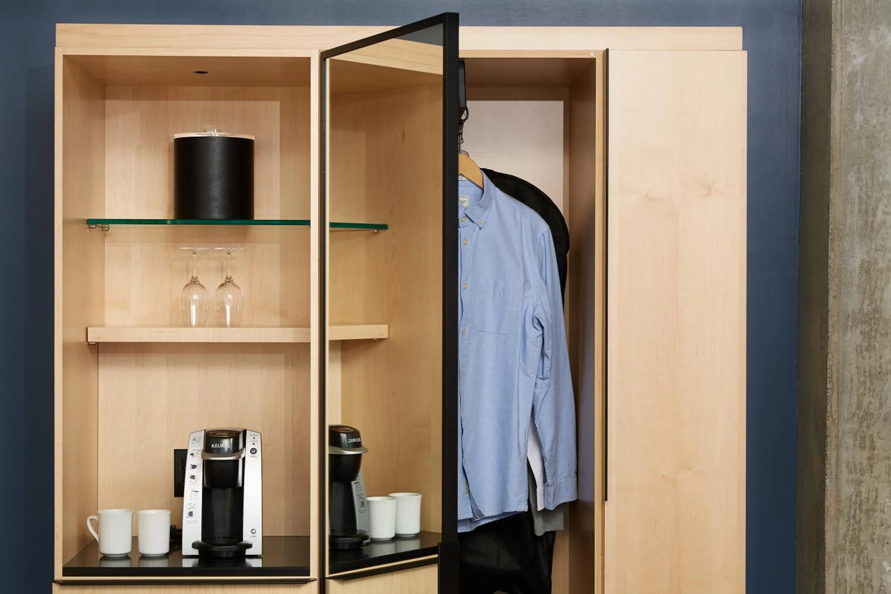 Bedroom in Le Dauphin Montréal Centre-Ville