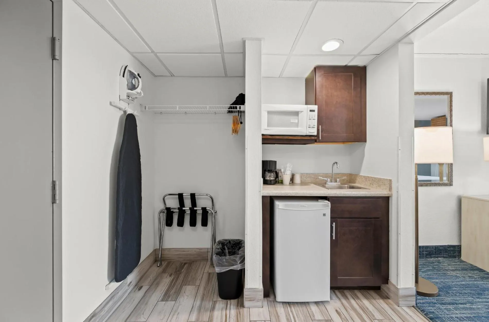 Kitchen or kitchenette in Hotel Monte Carlo Ocean City