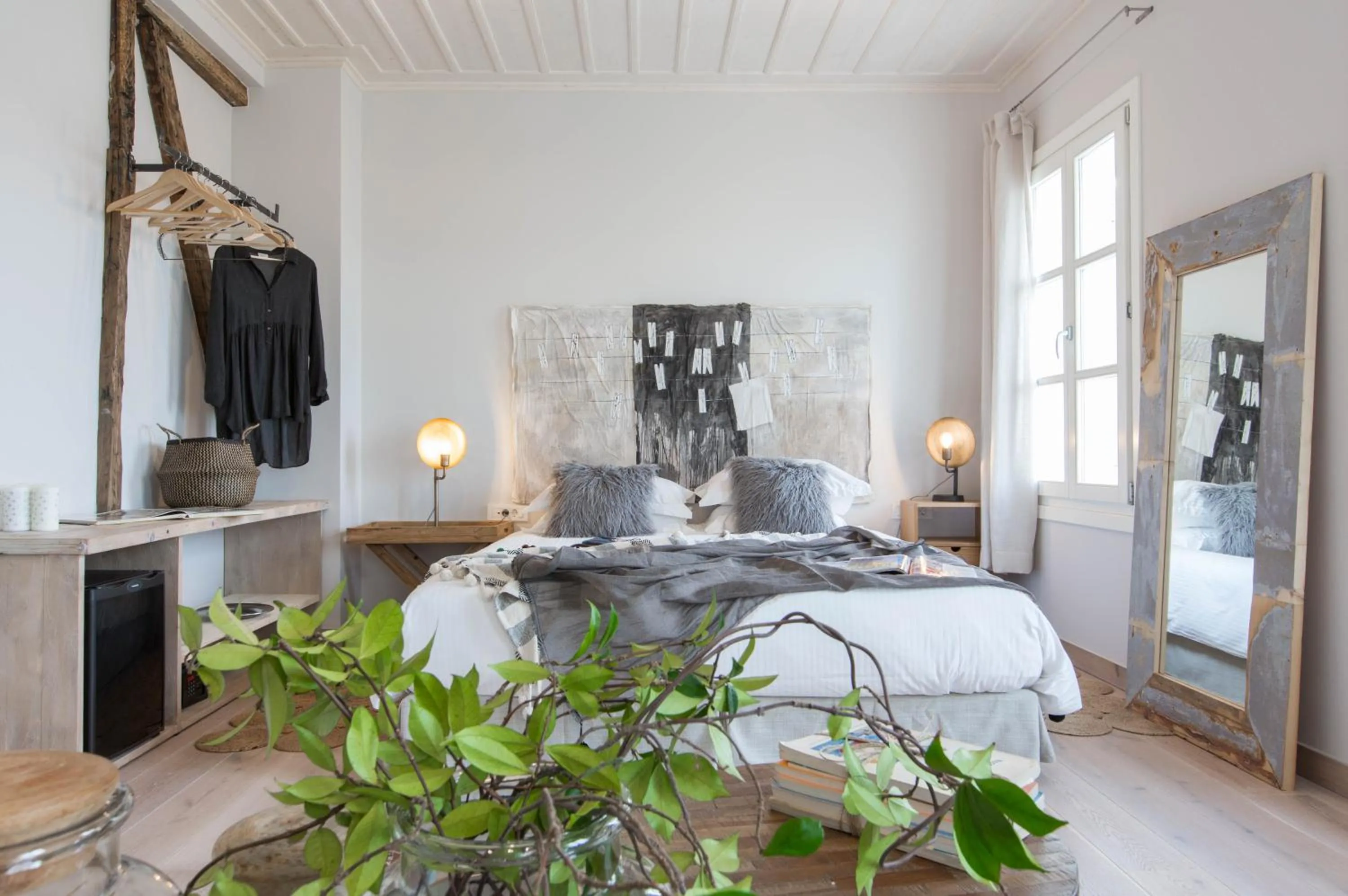 Photo of the whole room, Bed in Amymone Suites