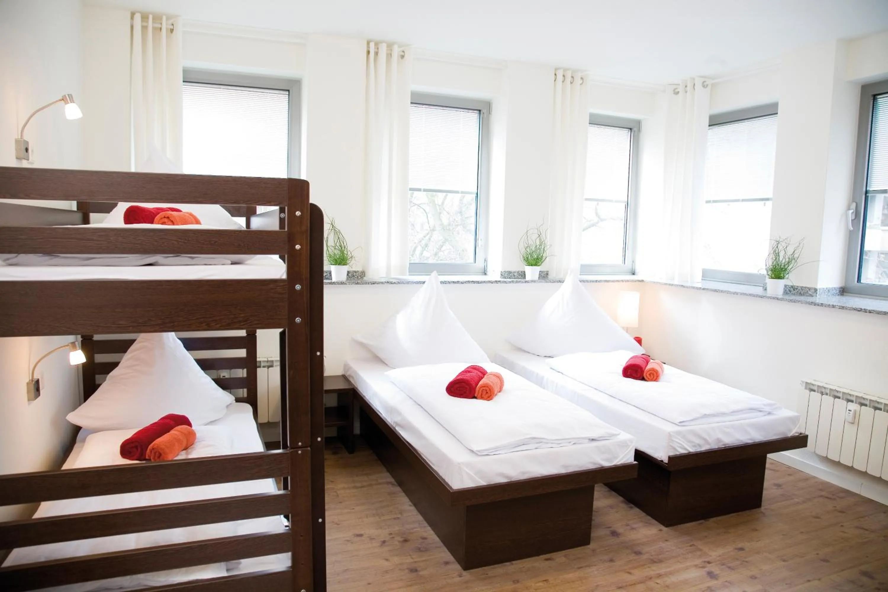 Photo of the whole room, Bed in Hostel Köln