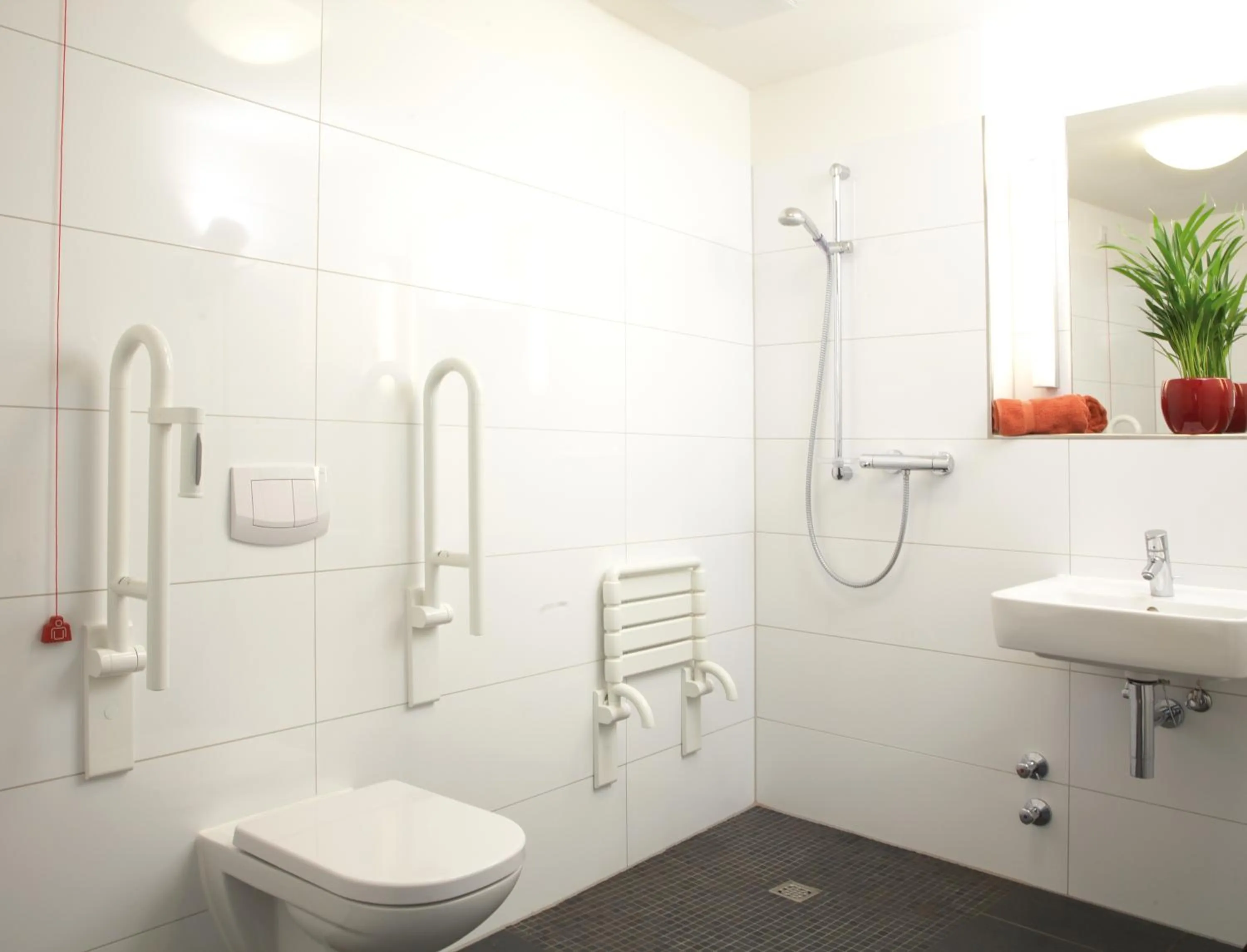 Toilet in Hostel Köln