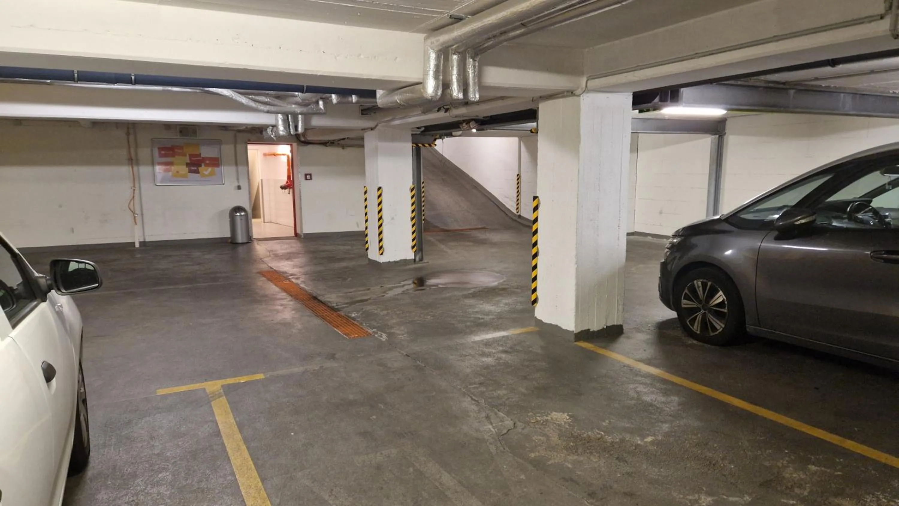 Parking in Hostel Köln