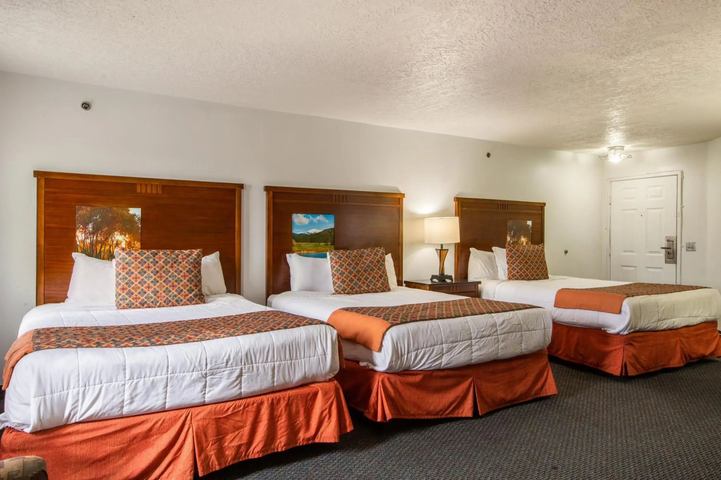 Family Suite in Sandia Peak Inn Old Town ABQ, a Howard Johnson by Wyndham Family Suite in Sandia Peak Inn Old Town ABQ, a Howard Johnson by Wyndham