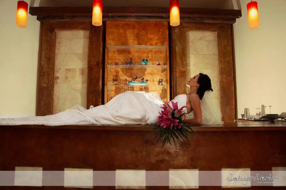 People in La Casa del Naranjo Hotel Boutique