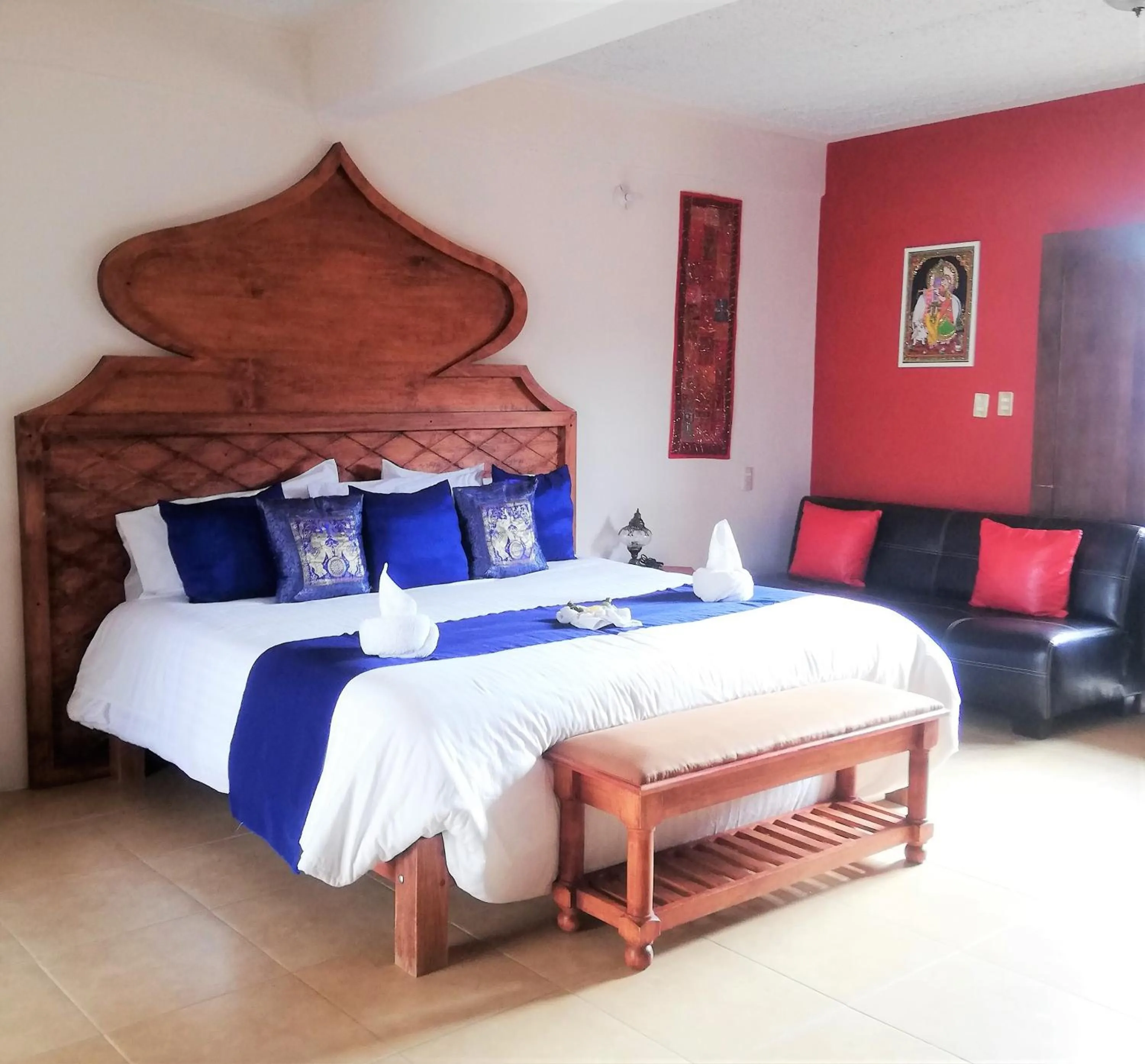 Photo of the whole room, Bed in Ganesha Hotel