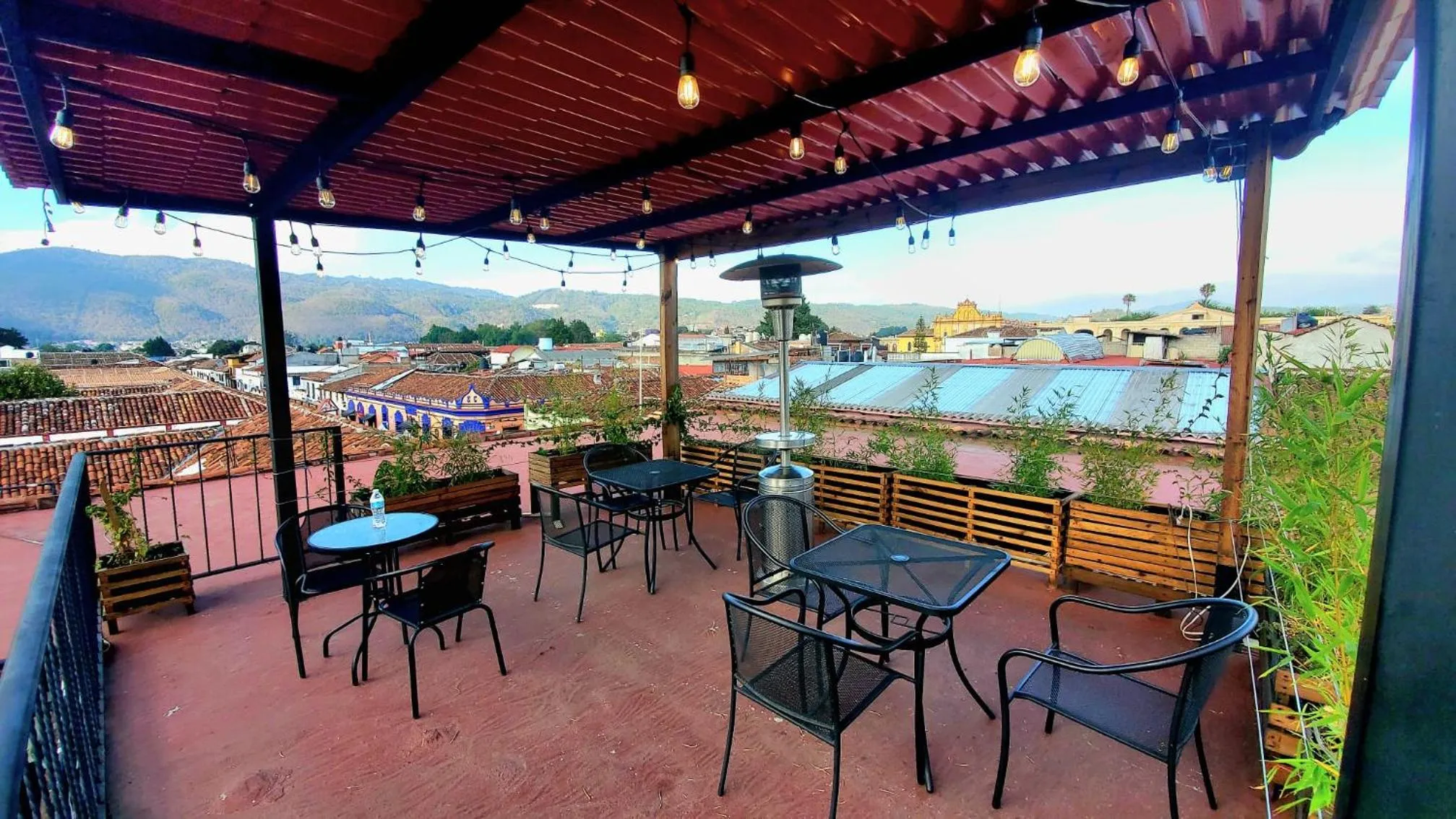 Restaurant/places to eat in Ganesha Hotel