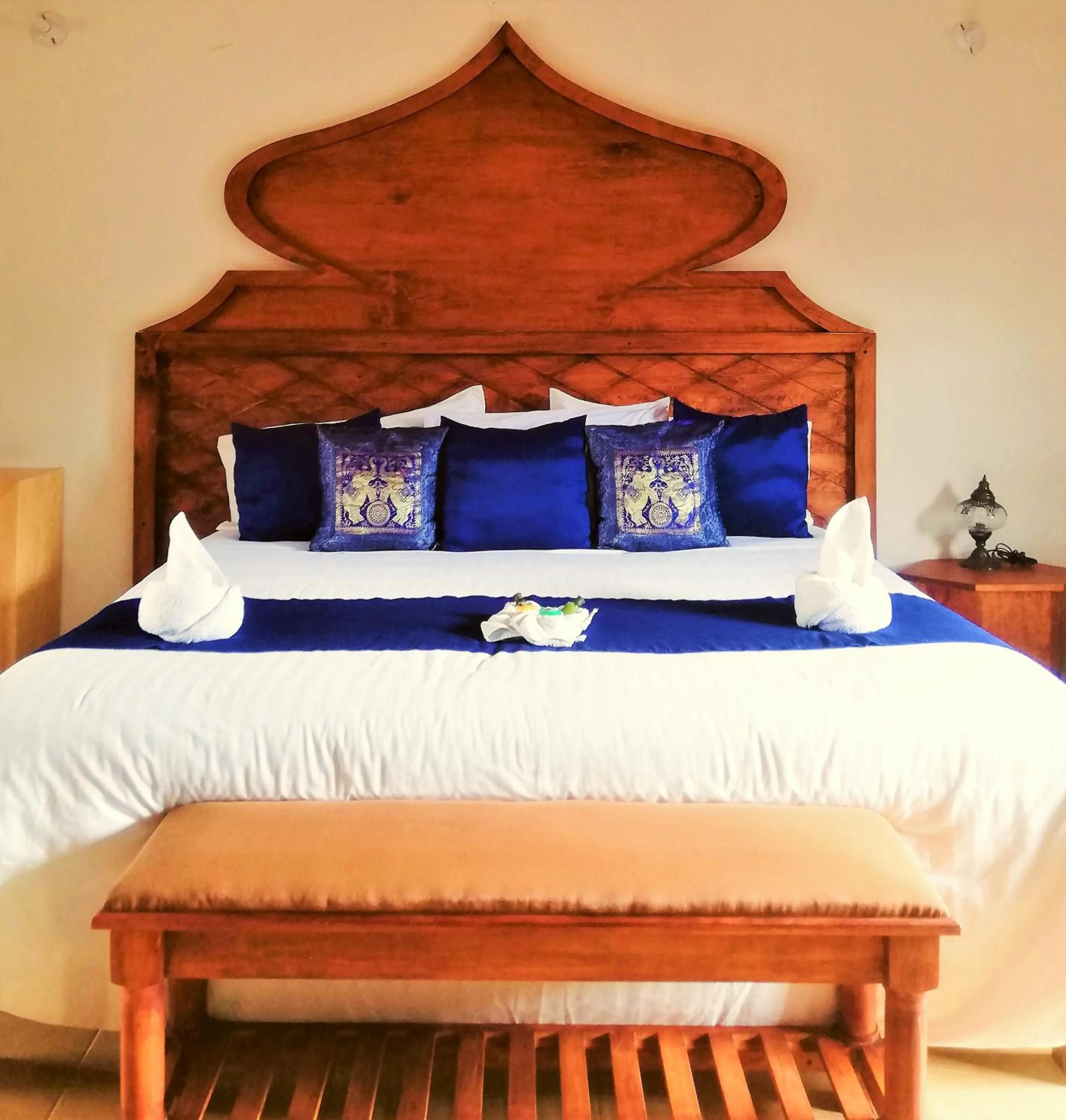 Bed in Ganesha Hotel