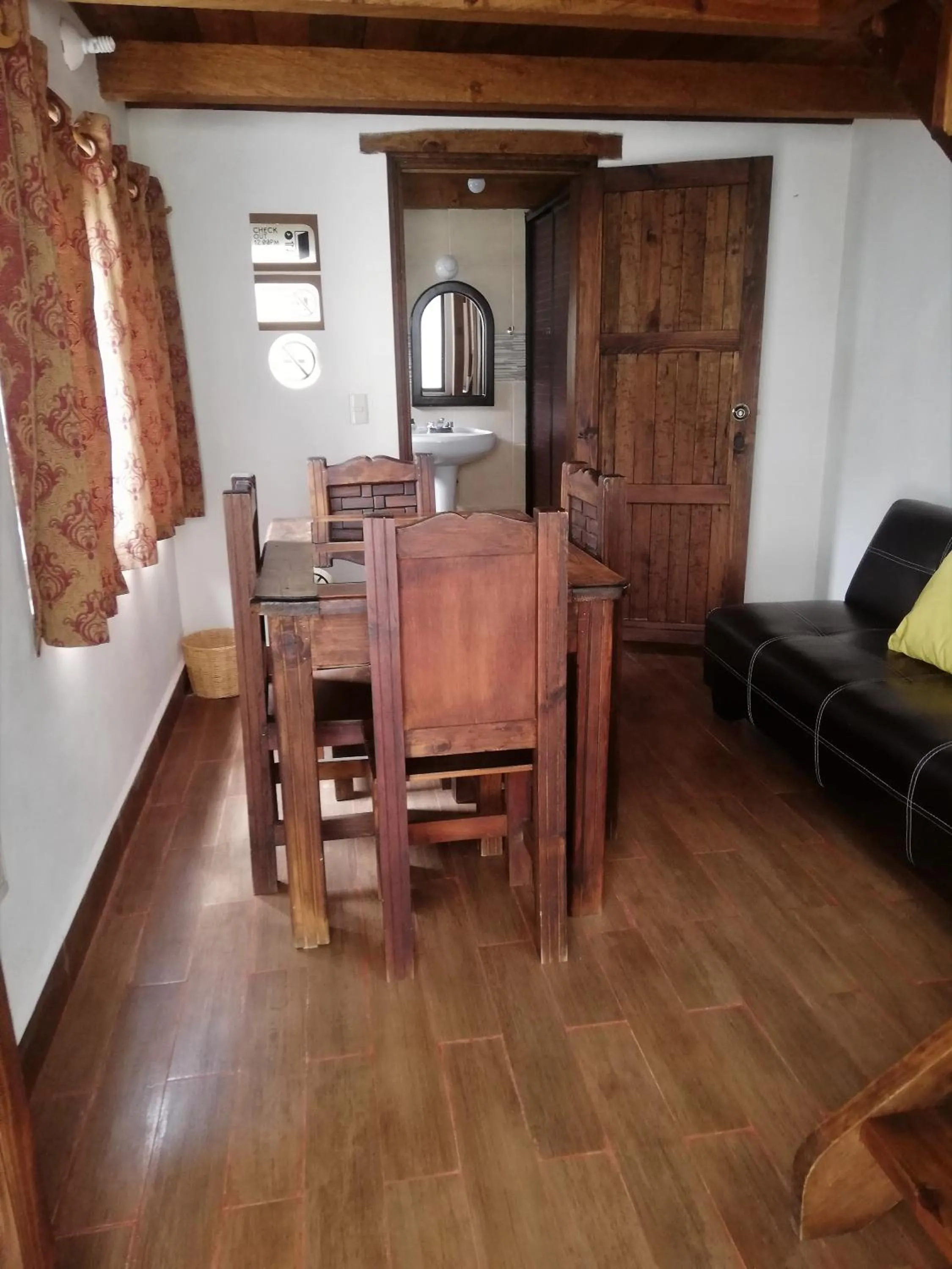 Living room in Ganesha Hotel