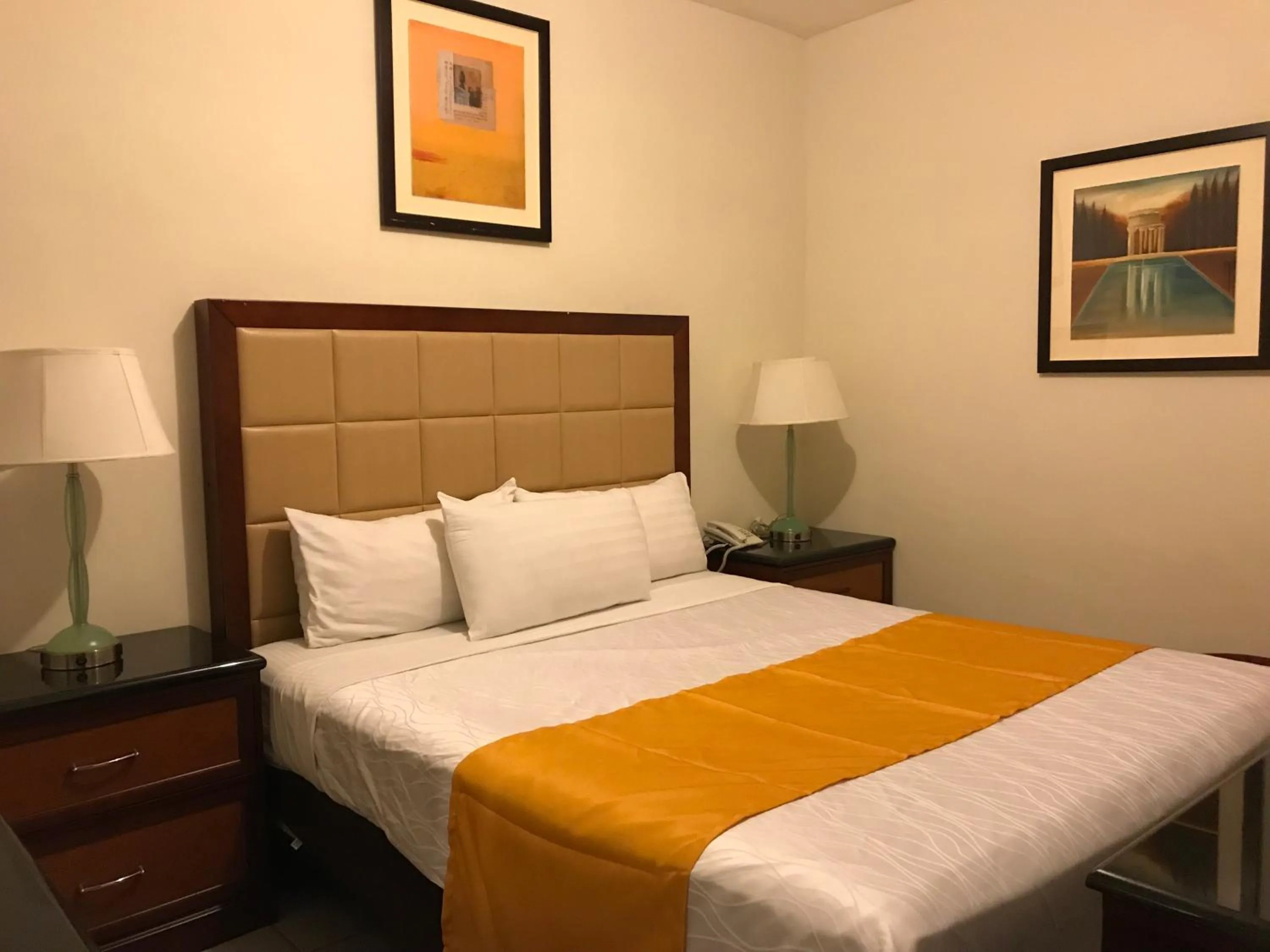 Bed in Hotel Guillen Jr