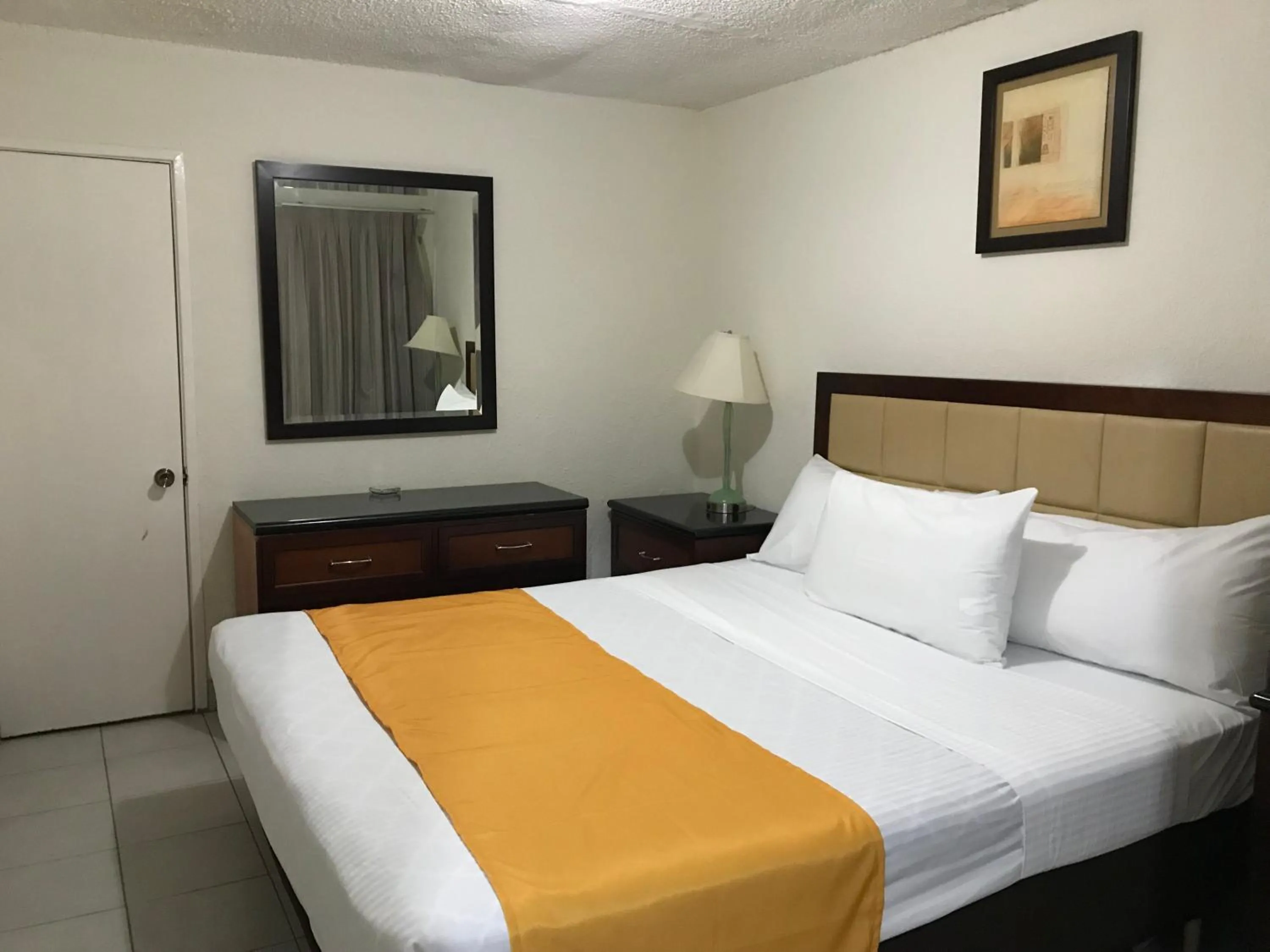 Bed in Hotel Guillen Jr