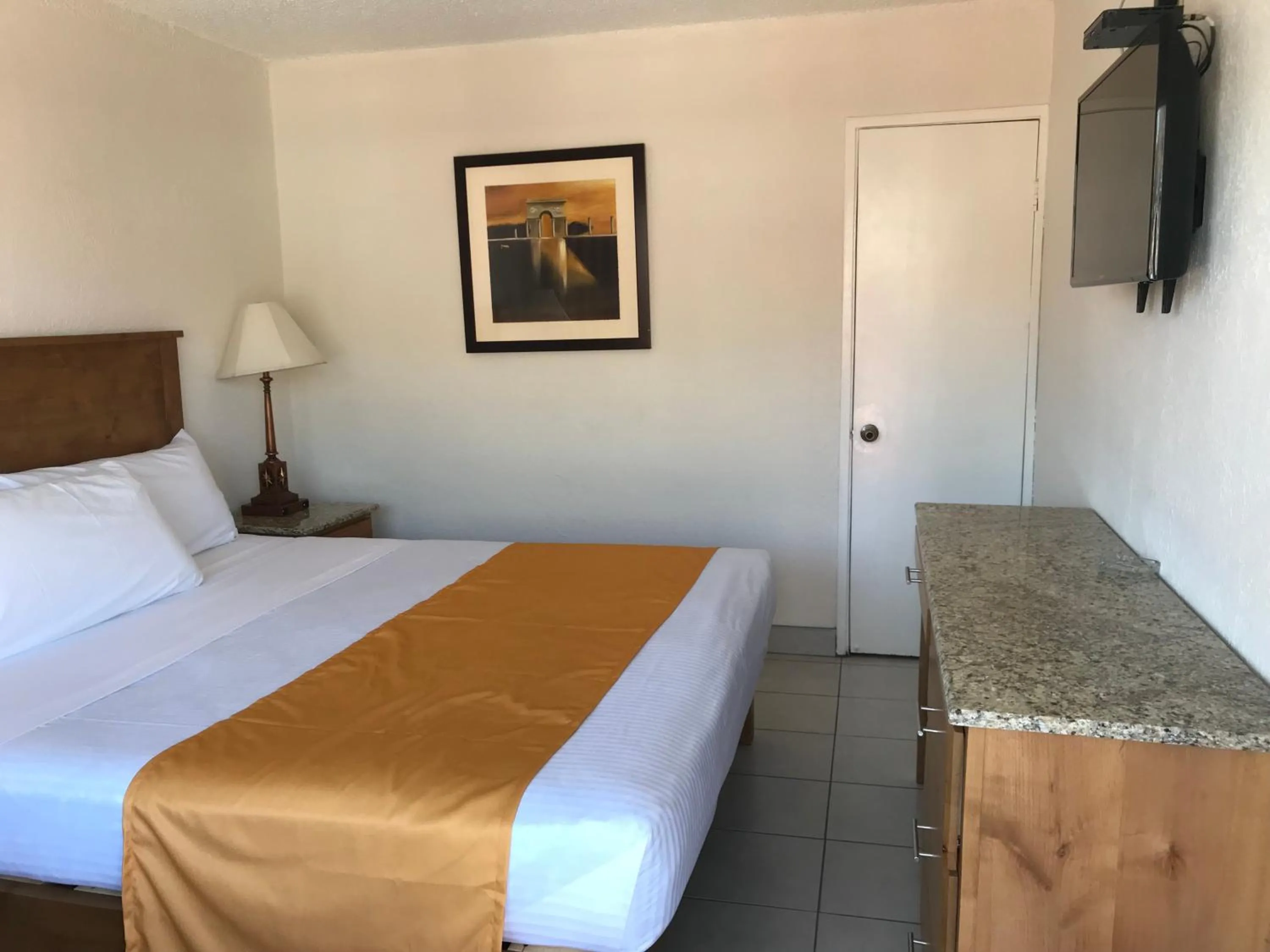 Bed in Hotel Guillen Jr