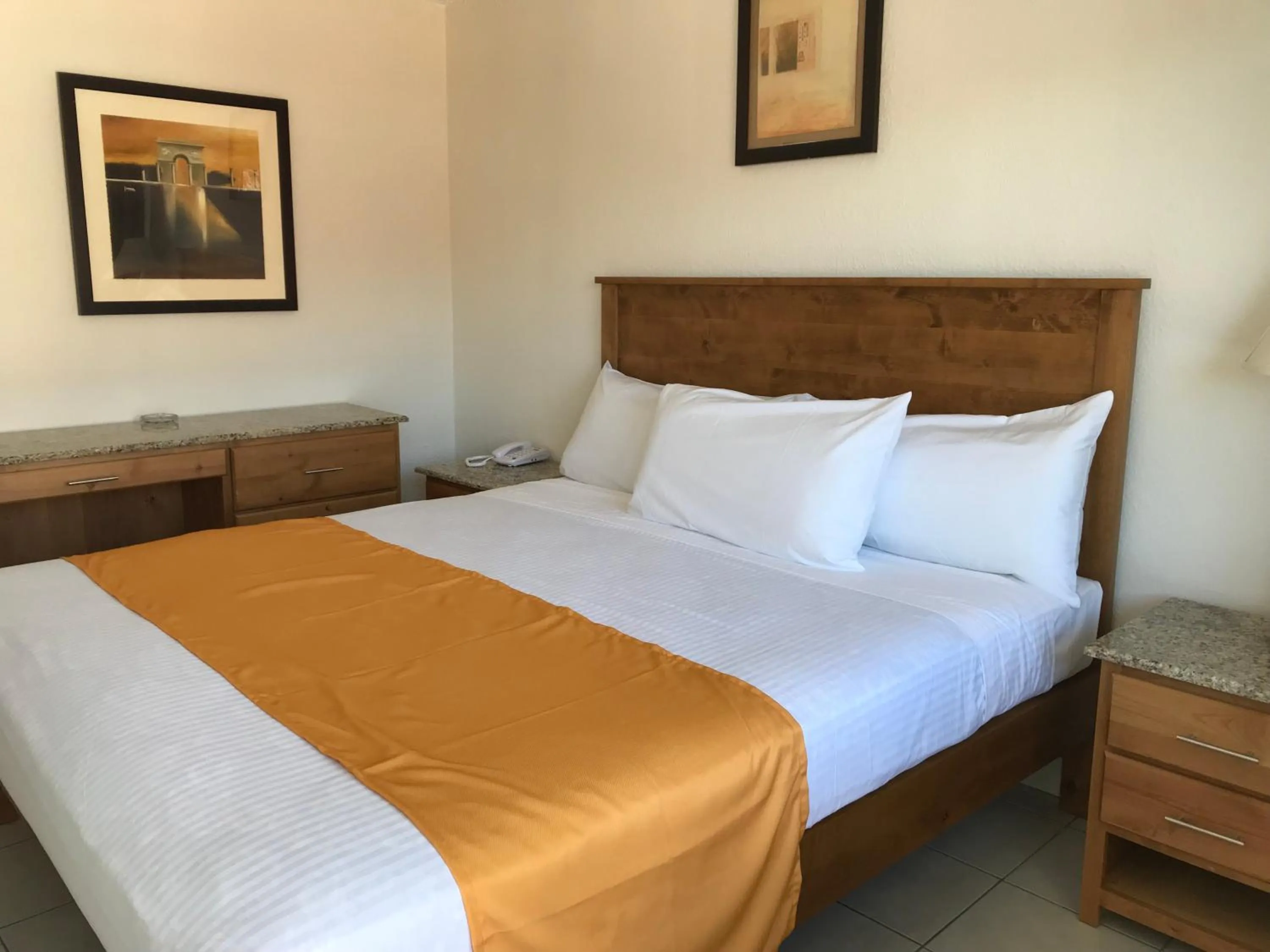 Bed in Hotel Guillen Jr