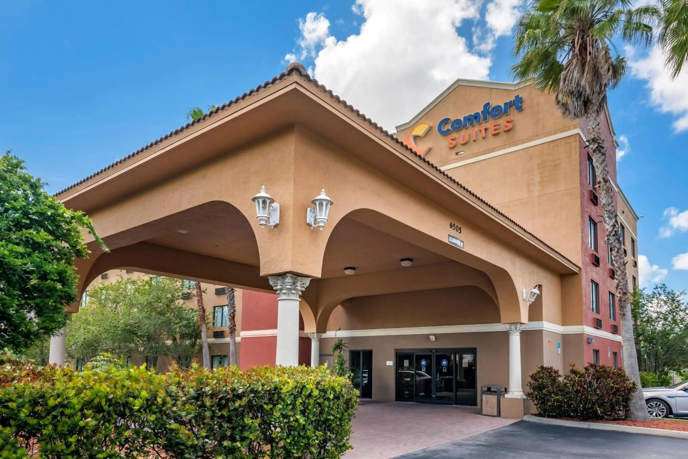Property building in Comfort Suites Fort Pierce I-95