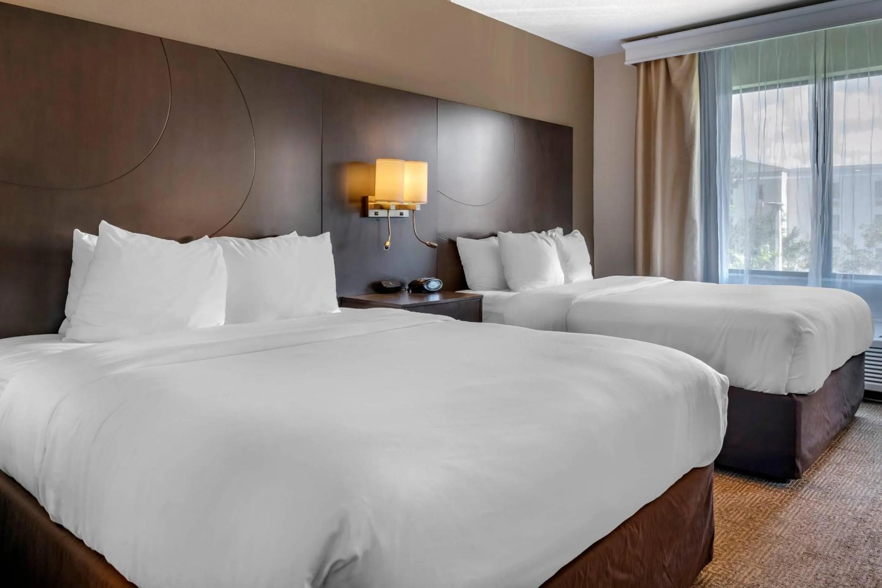 Bedroom, Bed in Comfort Suites Fort Pierce I-95