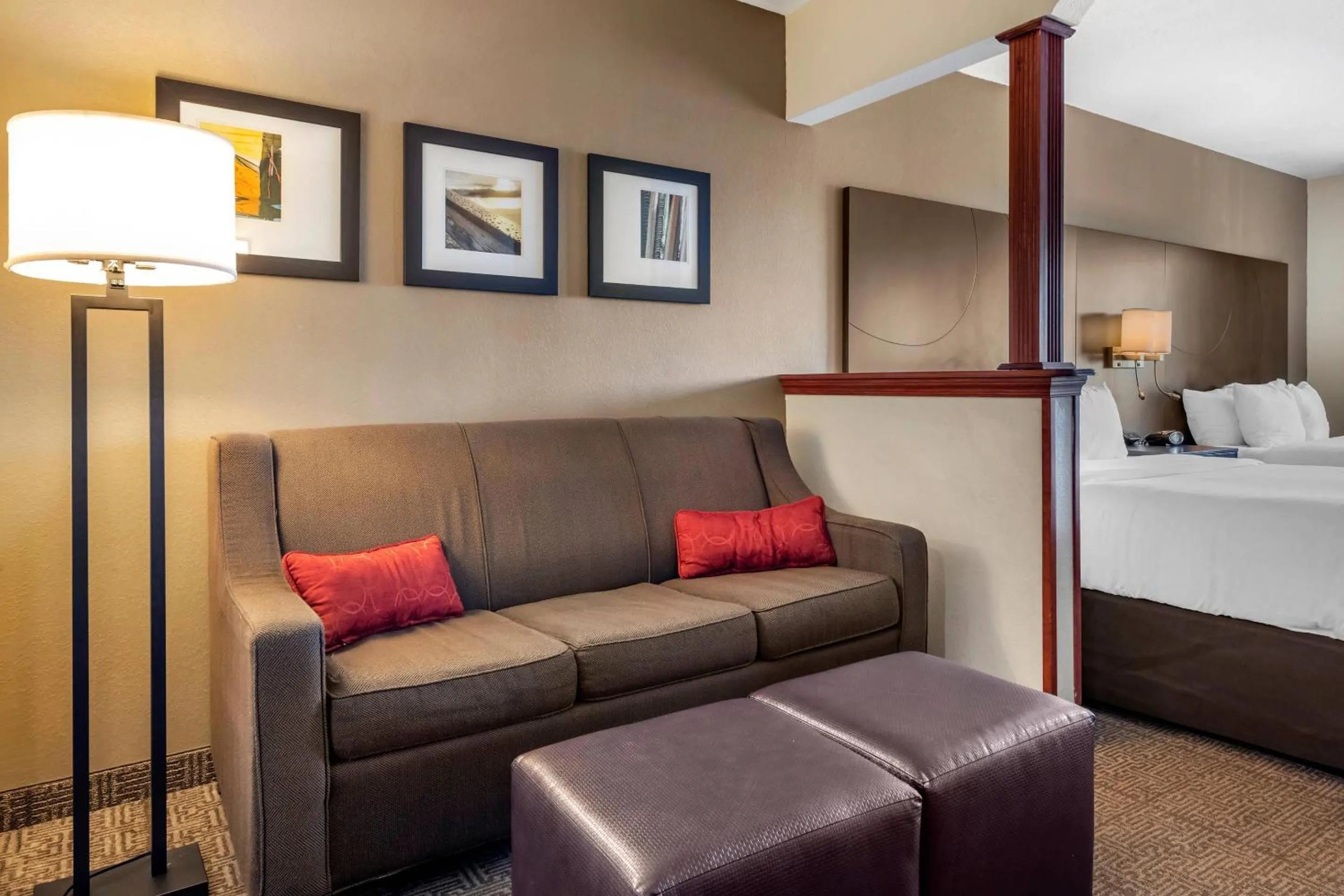 Bedroom in Comfort Suites Fort Pierce I-95