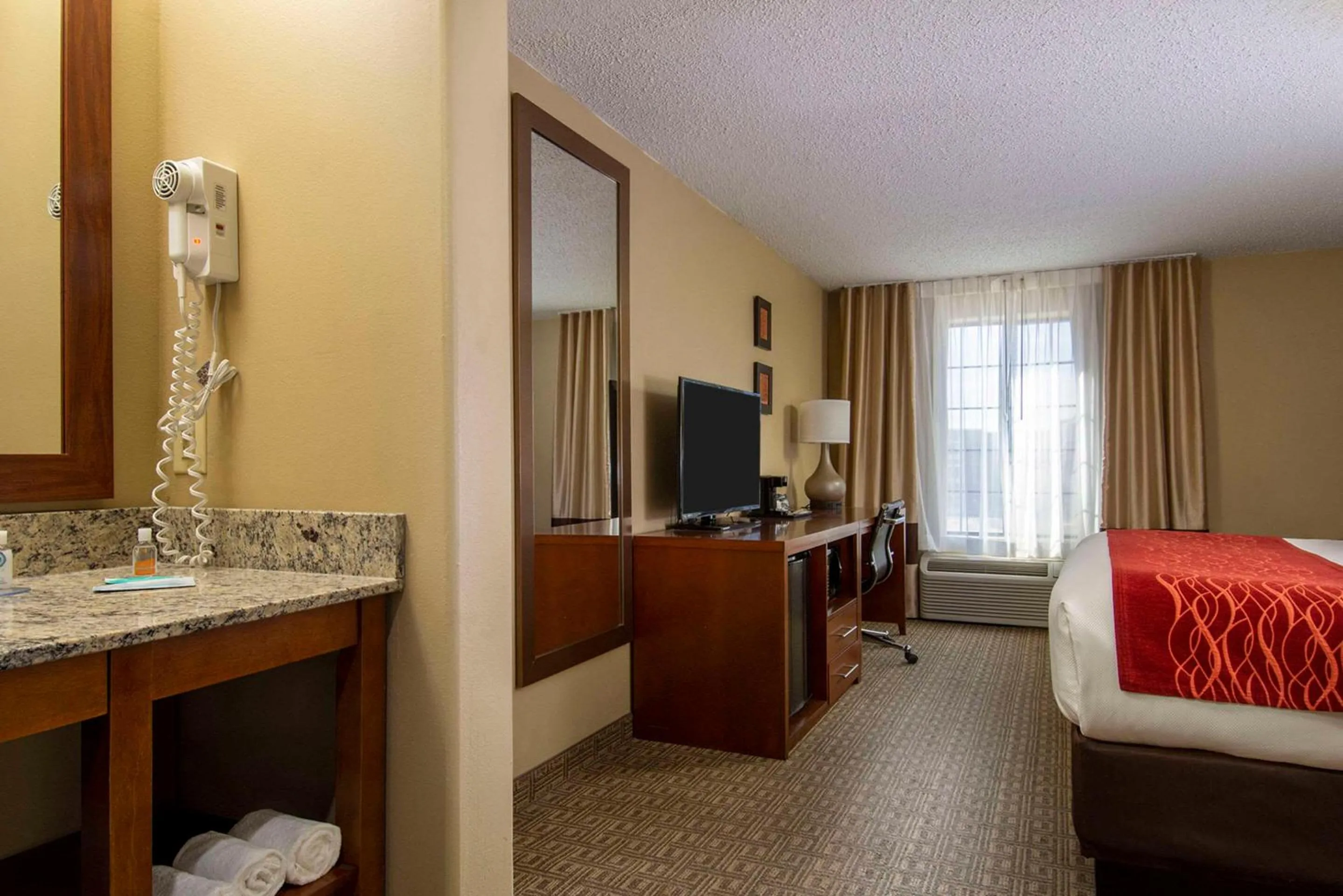 Bedroom, Bed in Comfort Inn Santa Fe