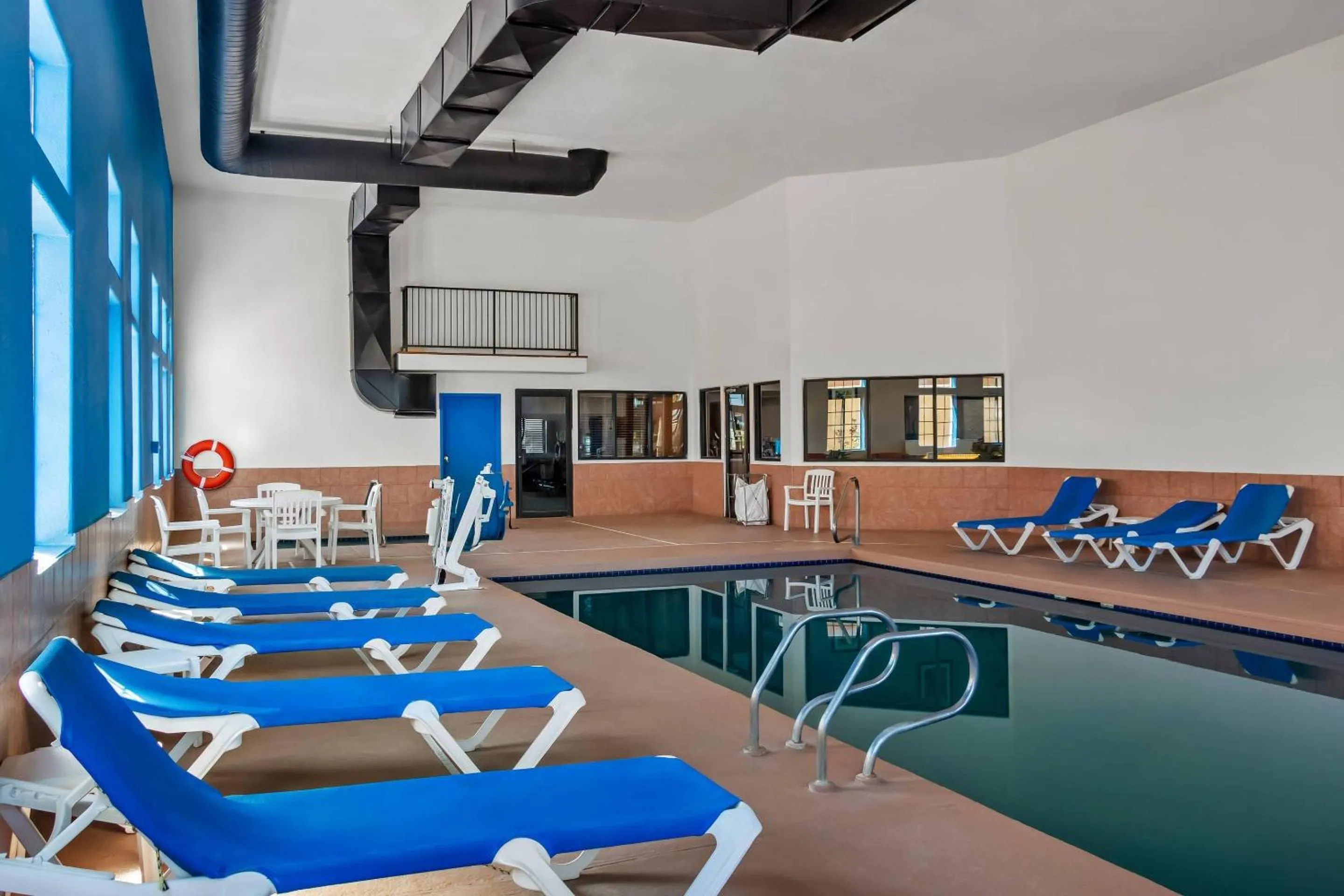 Swimming pool in Comfort Inn Santa Fe South