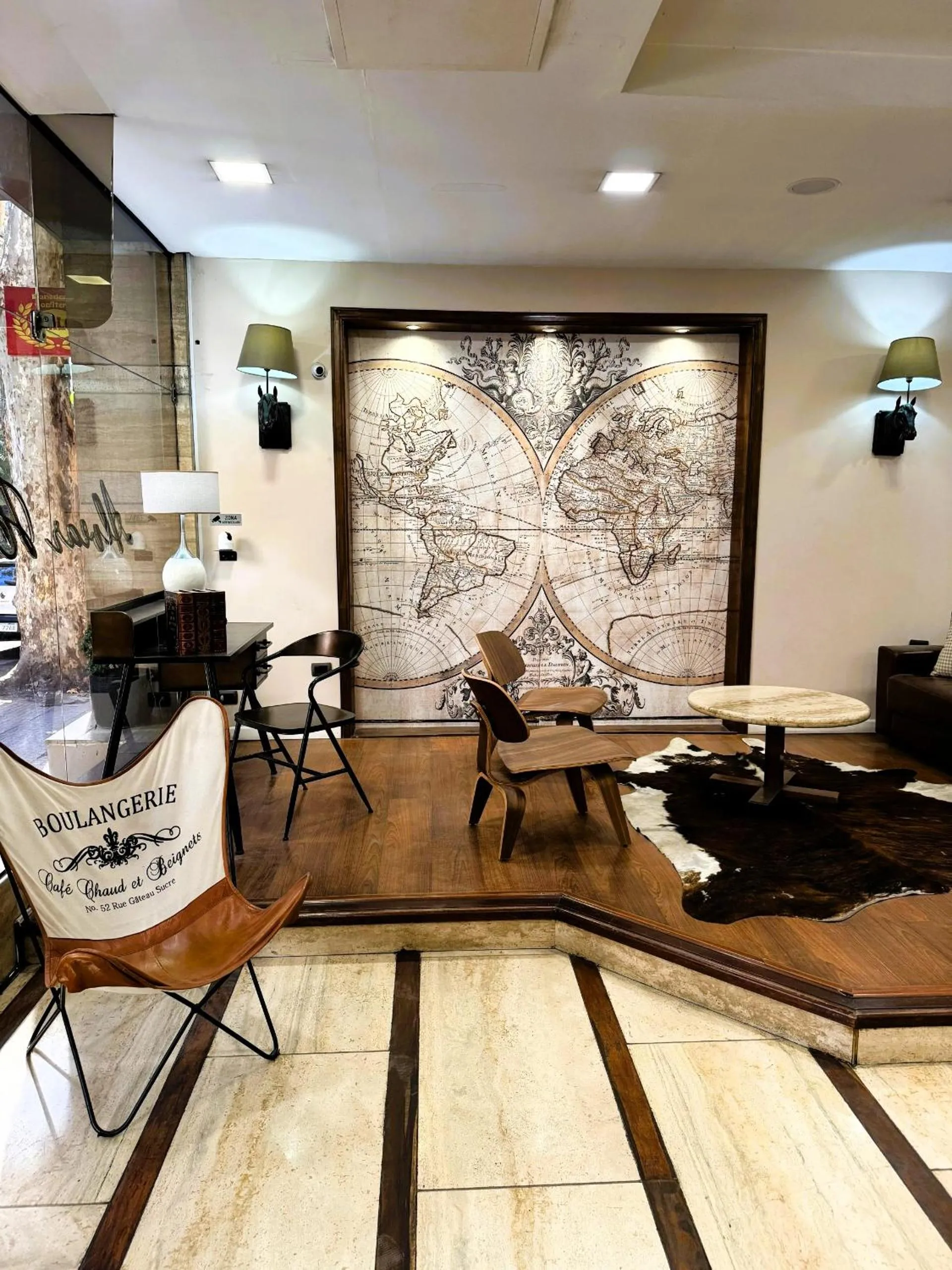 Seating area in Hotel Alvear