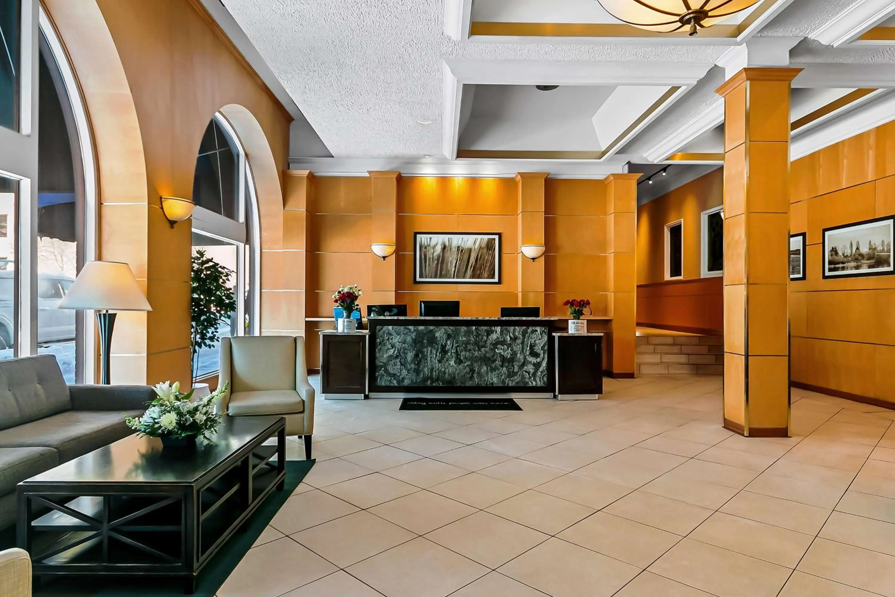 Lobby or reception in Best Western Downtown Sudbury