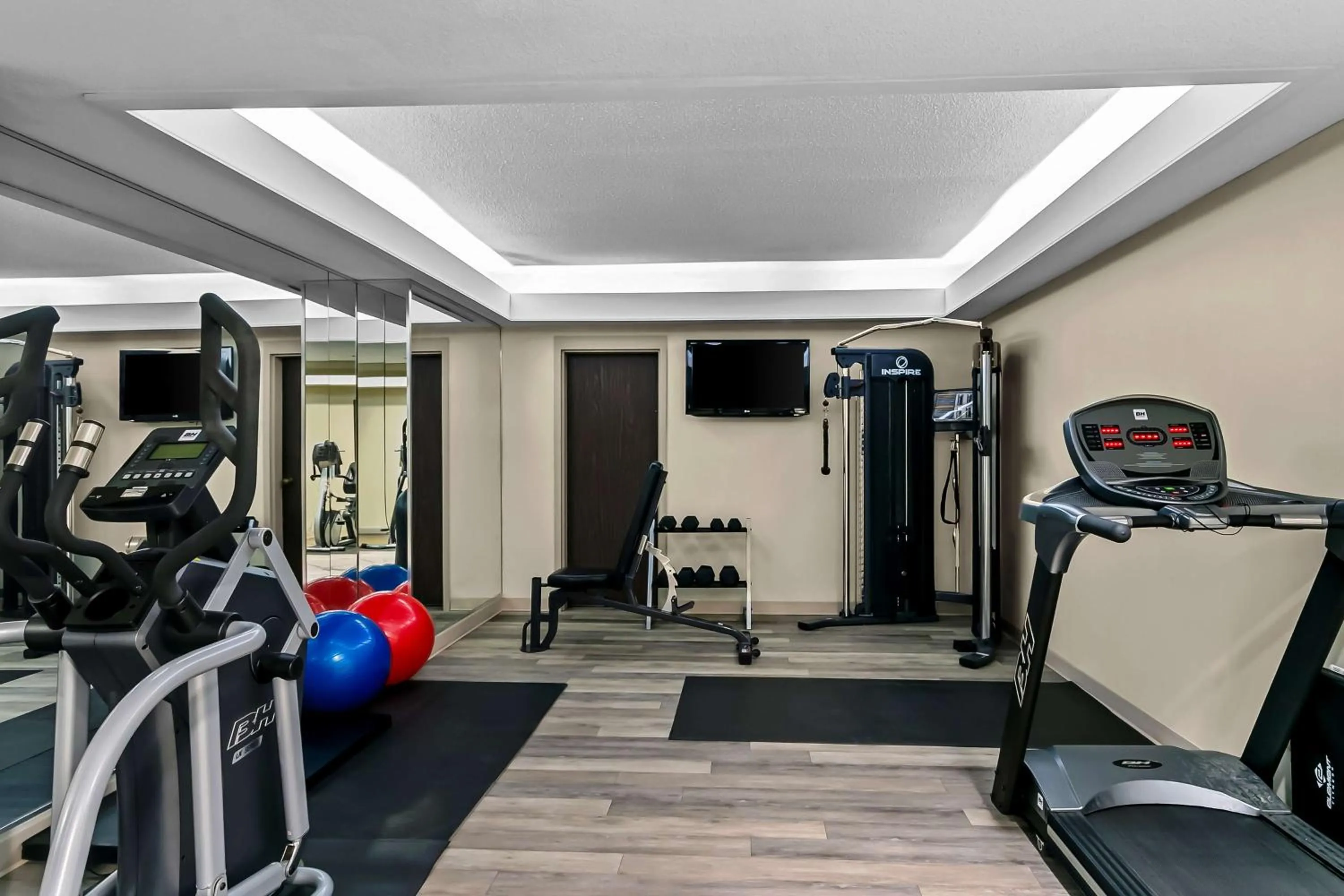Fitness centre/facilities in Best Western Downtown Sudbury