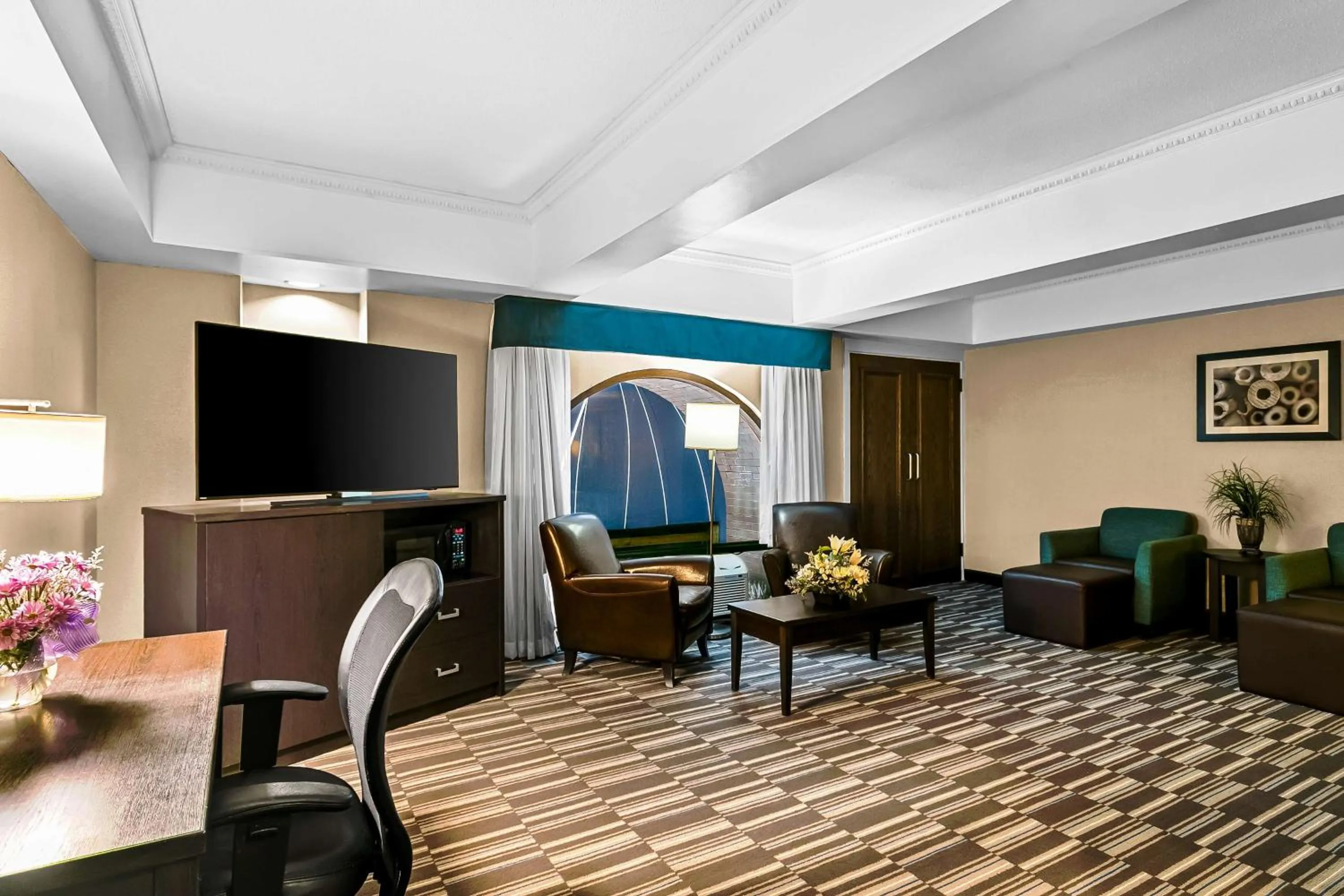 Photo of the whole room in Best Western Downtown Sudbury