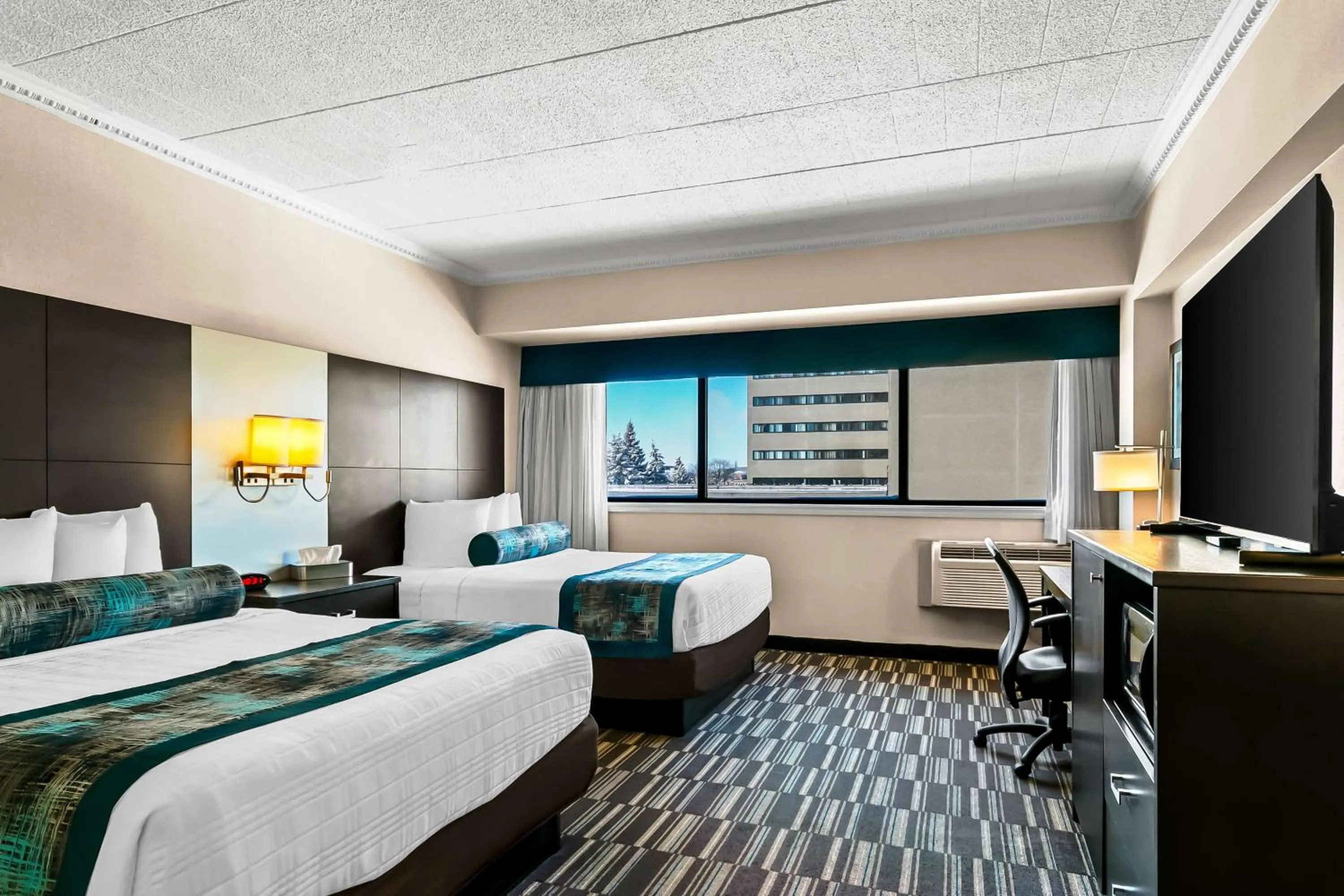 Bedroom, Bed in Best Western Downtown Sudbury