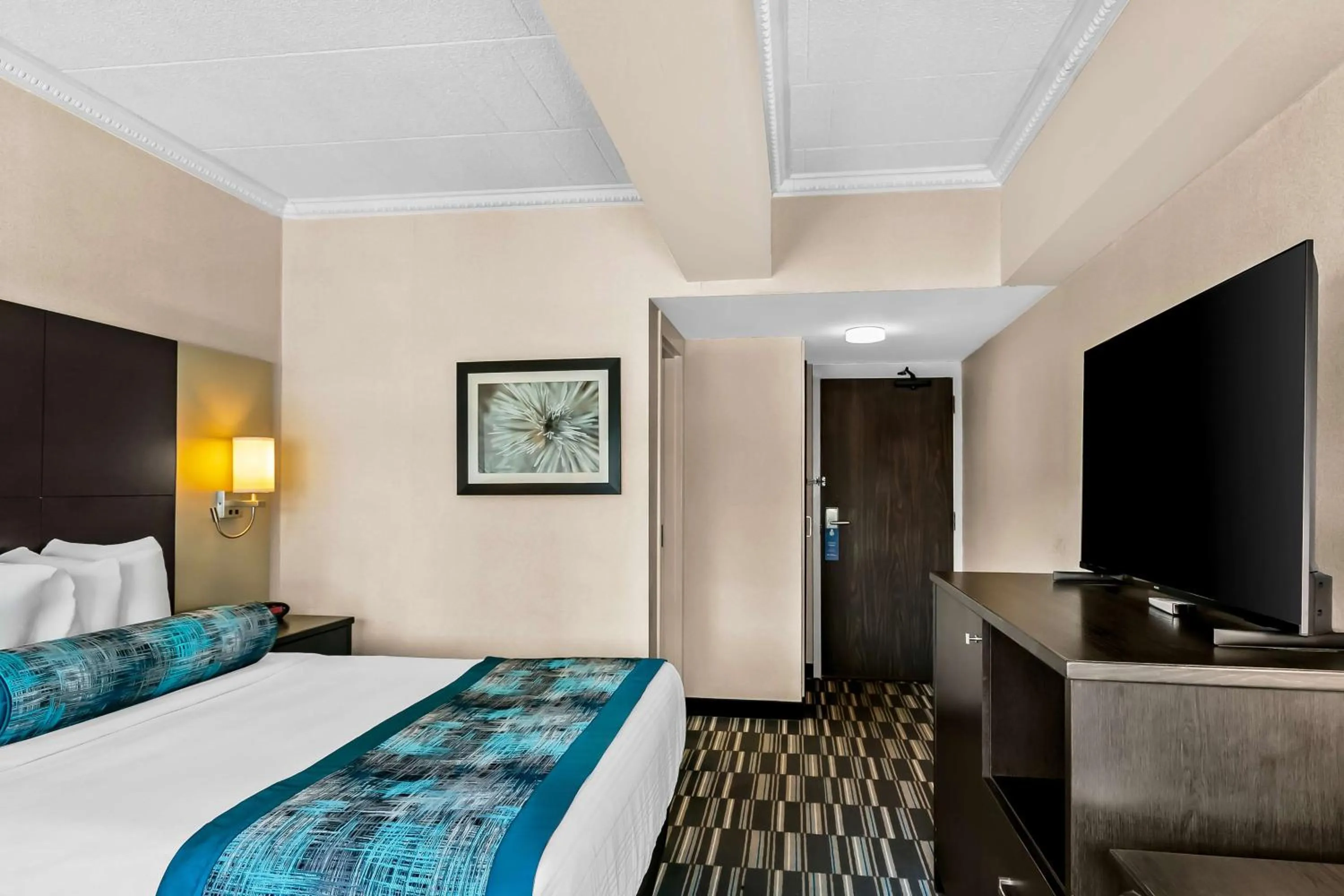 Bedroom, Bed in Best Western Downtown Sudbury