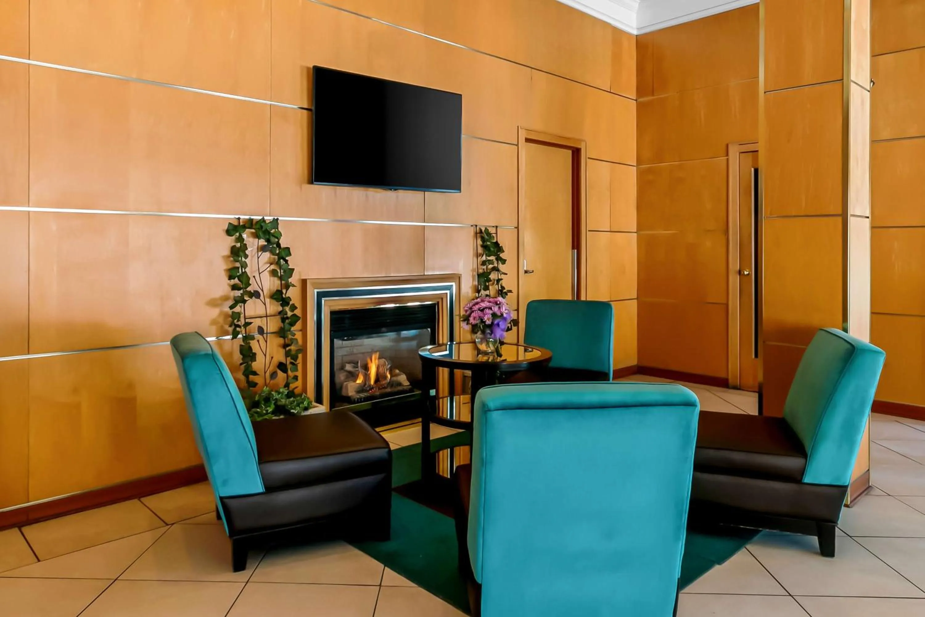 Lobby or reception in Best Western Downtown Sudbury