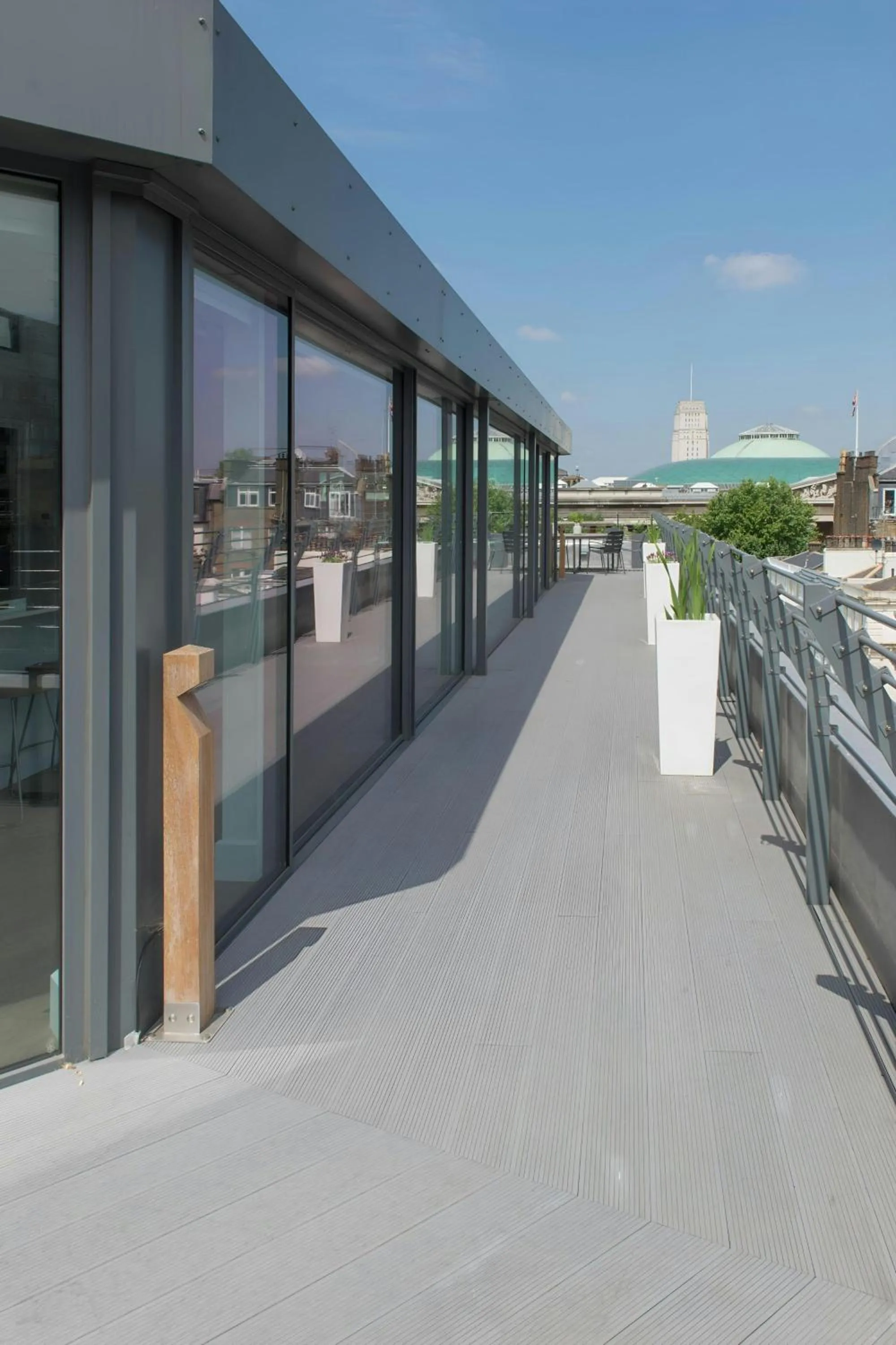 Photo of the whole room in Sonder by Marriott Bonvoy Museum House Apartments British Museum