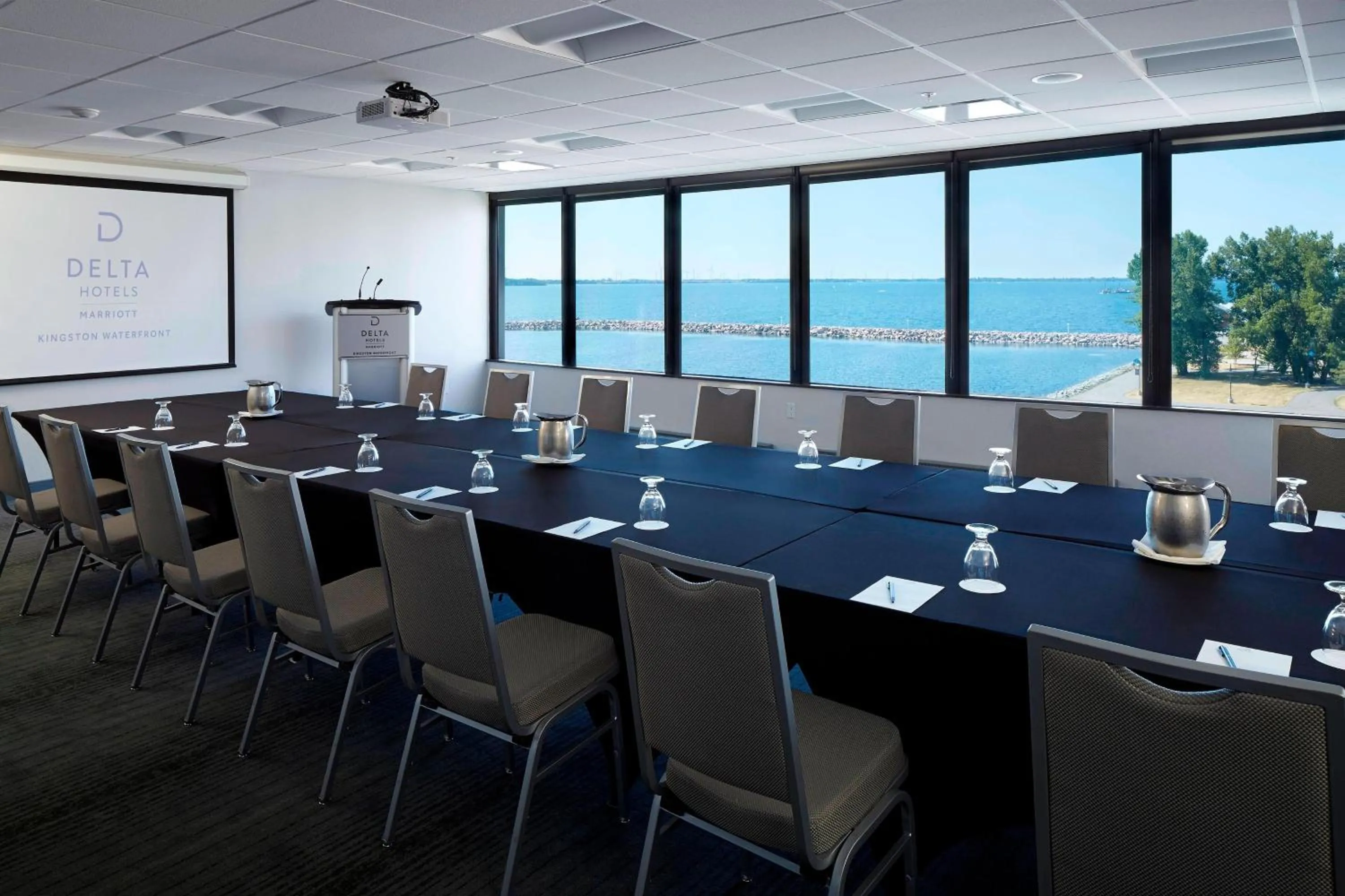 Meeting/conference room in Delta Hotels by Marriott Kingston Waterfront