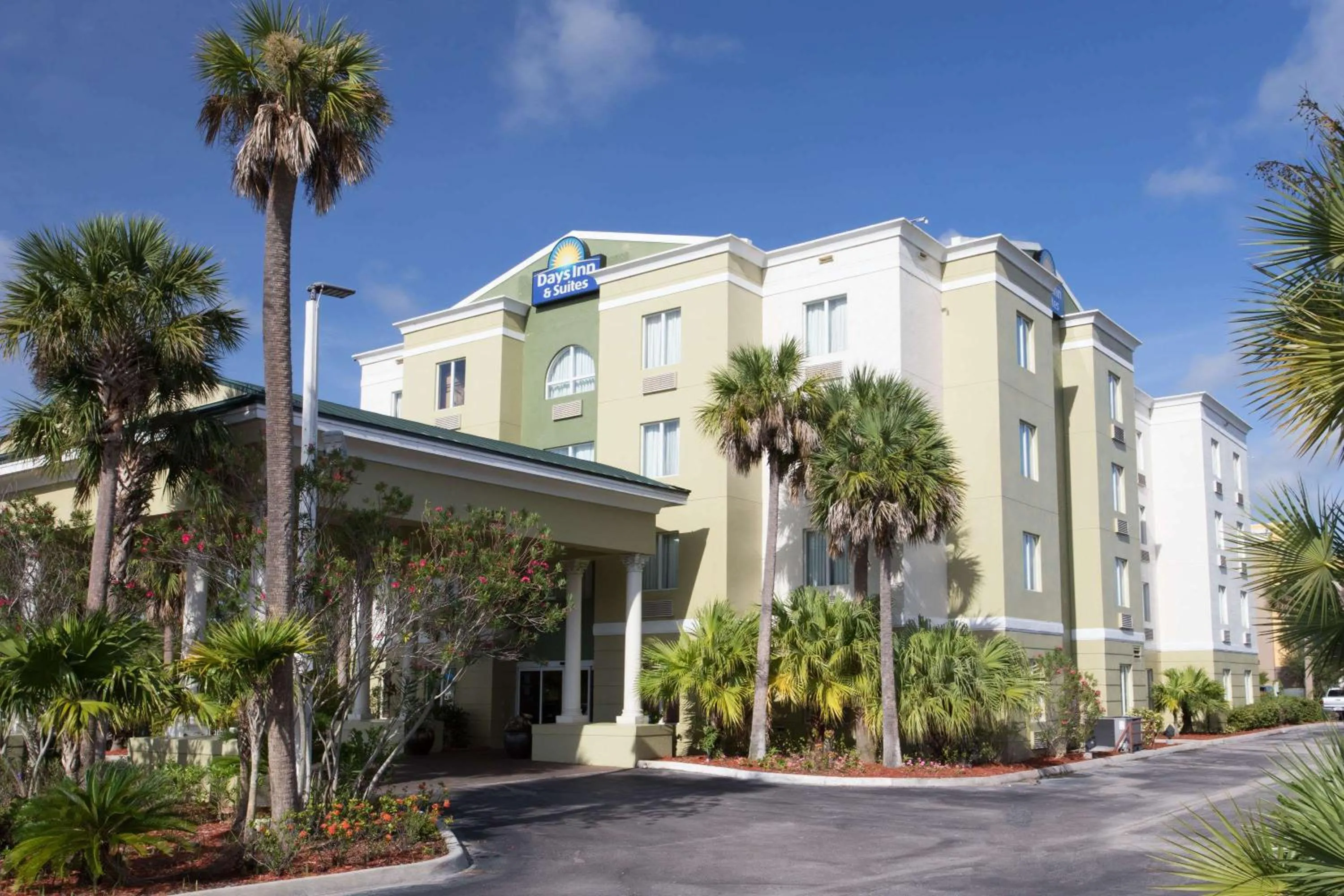 Property building in Days Inn & Suites by Wyndham Fort Pierce I-95