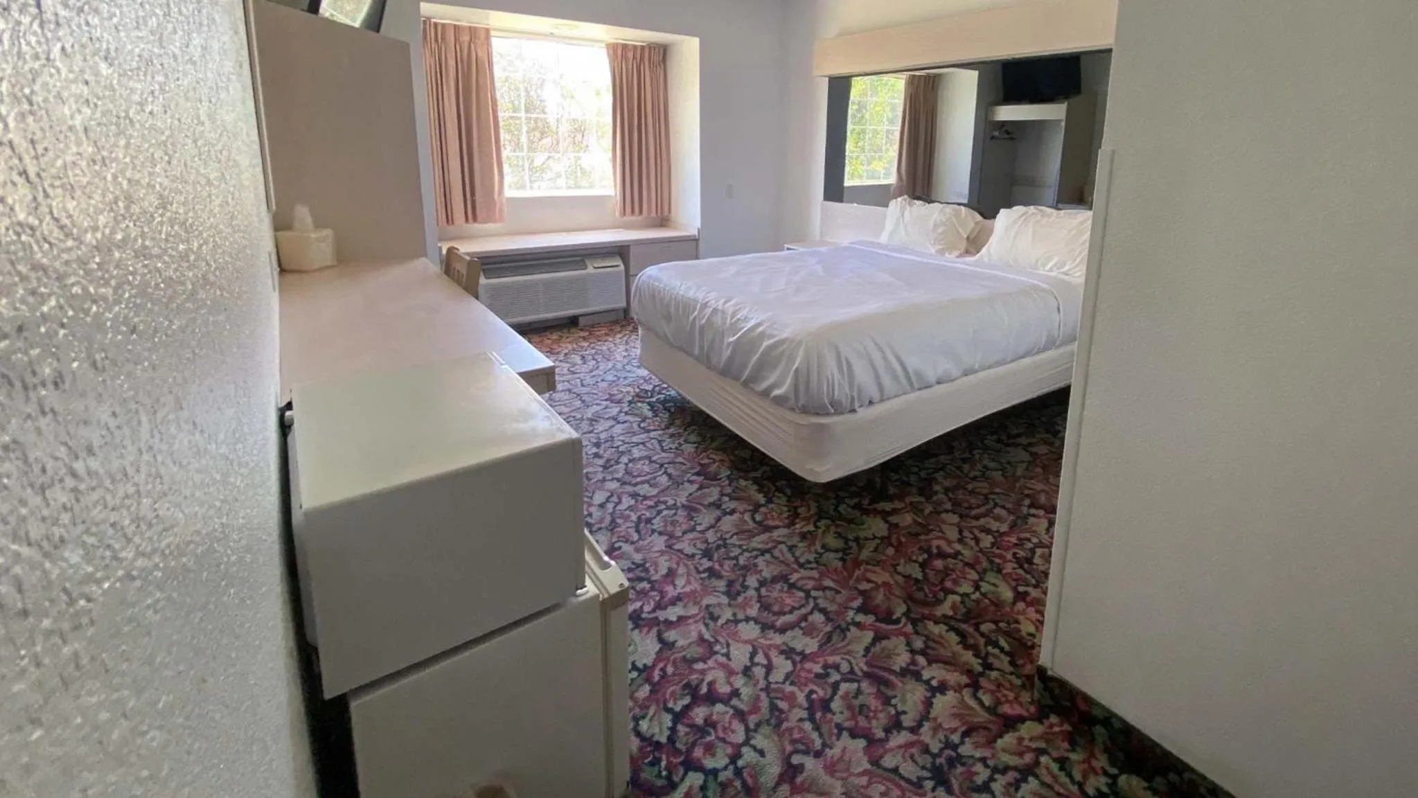 Bed in Motel 6 McAlester OK - South