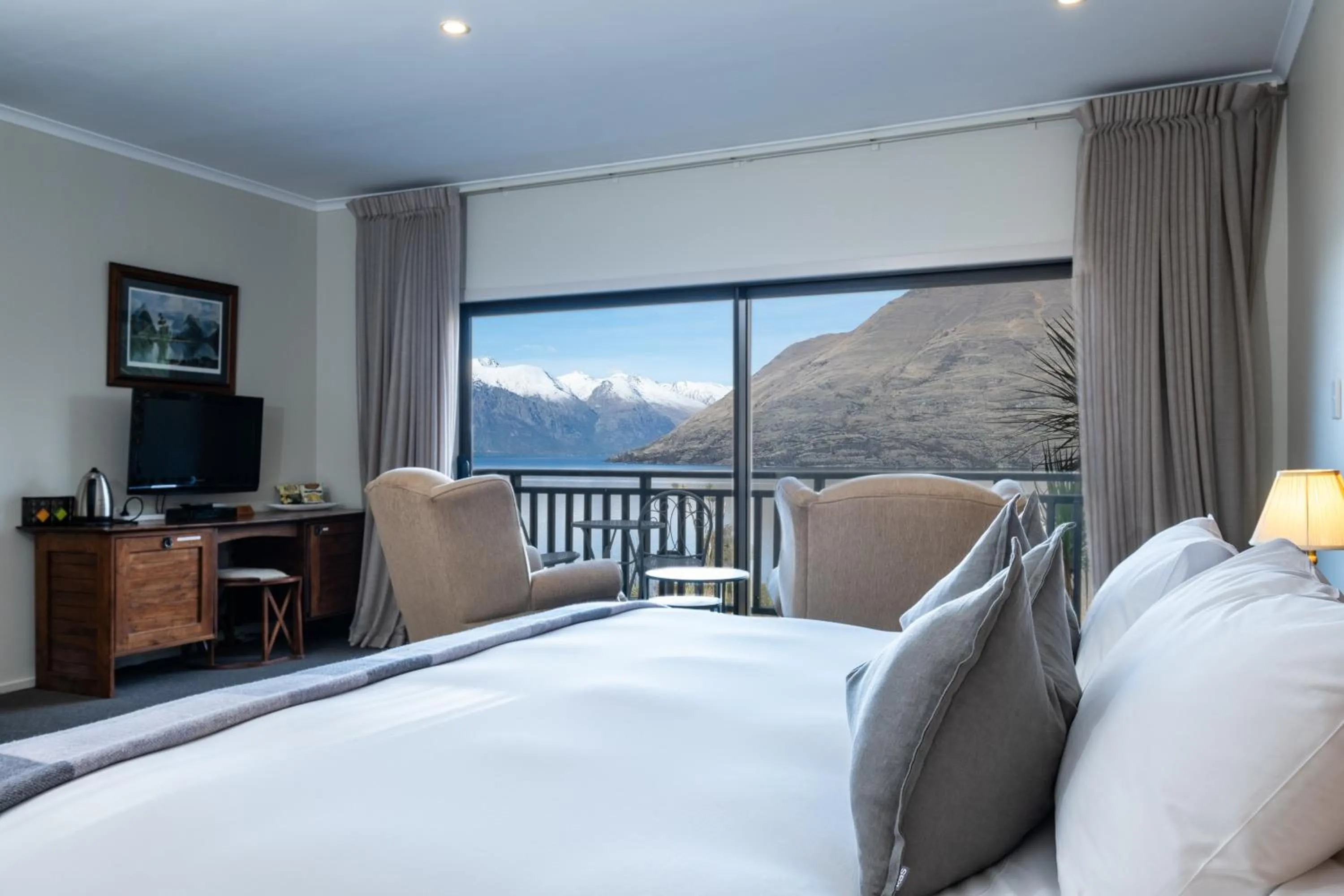 Balcony/Terrace, Bed in Hidden Lodge Queenstown