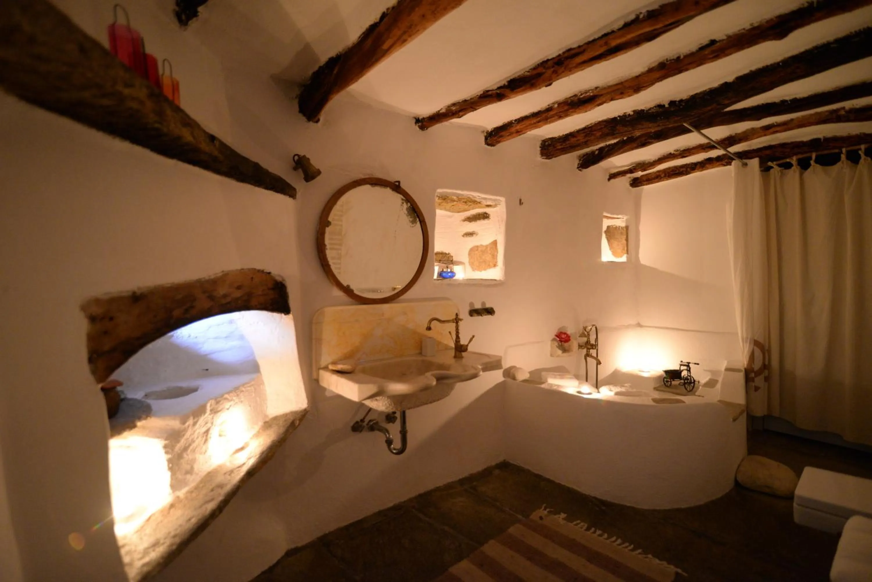 Shower, Bed in Wind Tales