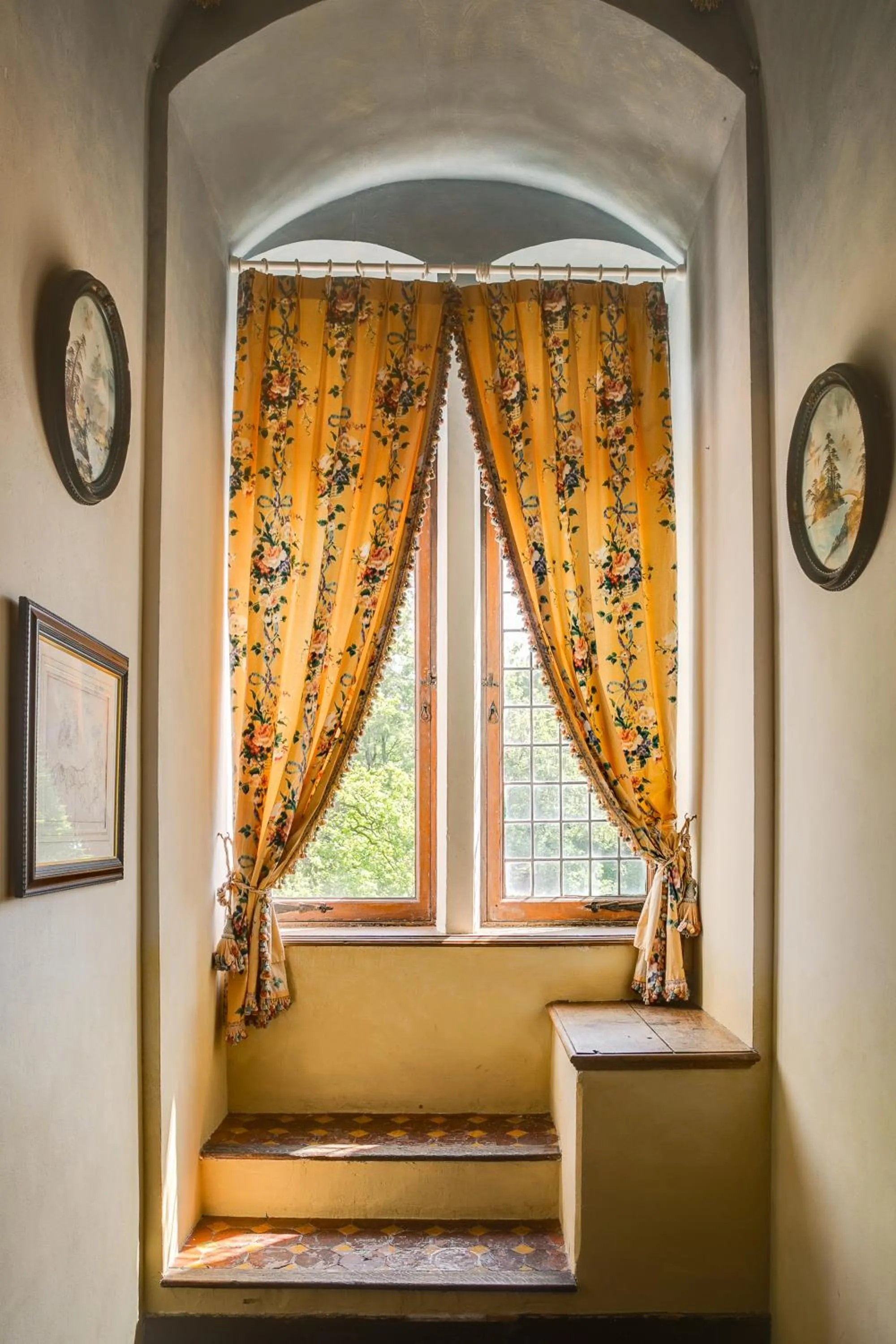 View (from property/room), Bed in Kasteel Sterkenburg