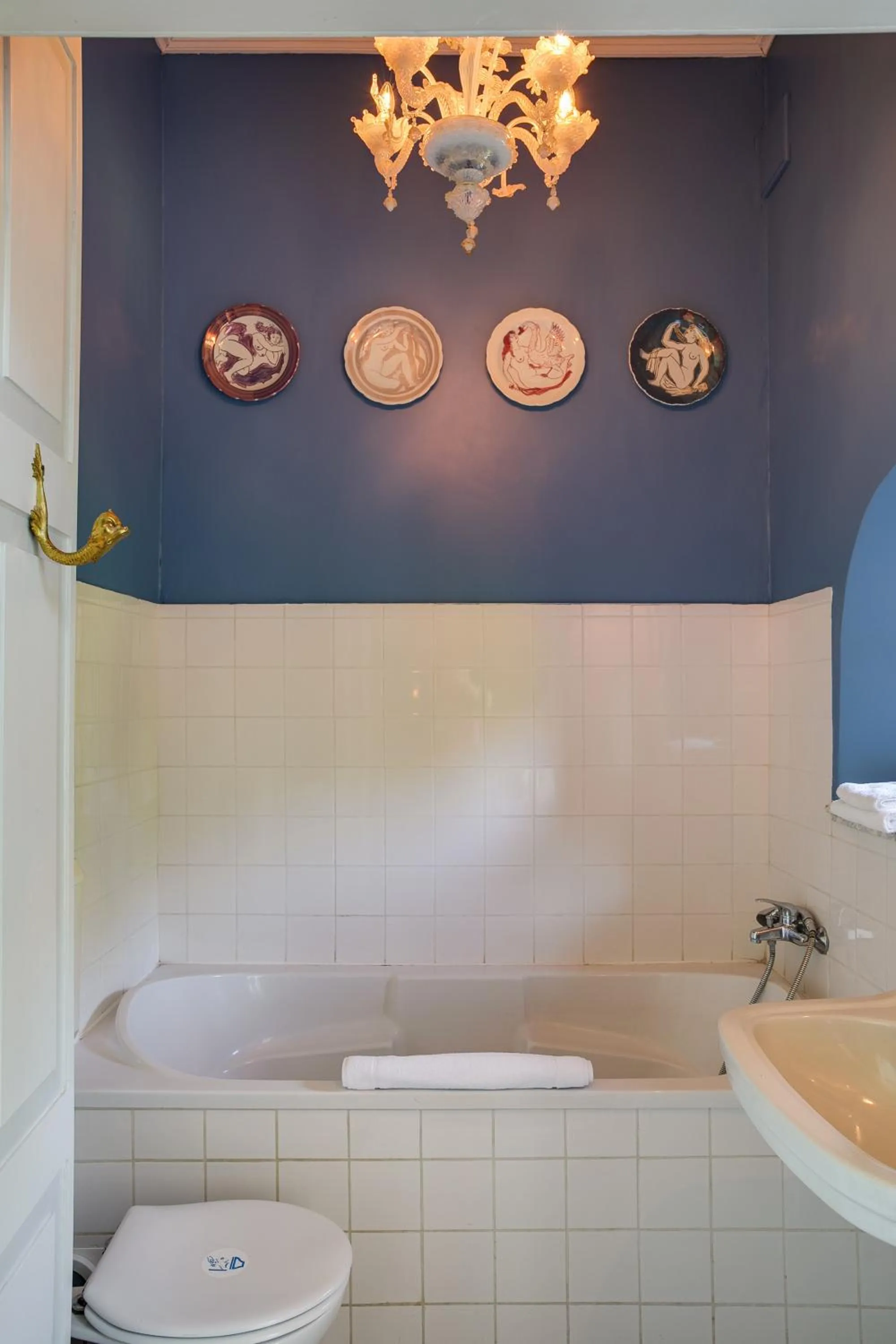 Bathroom in Kasteel Sterkenburg